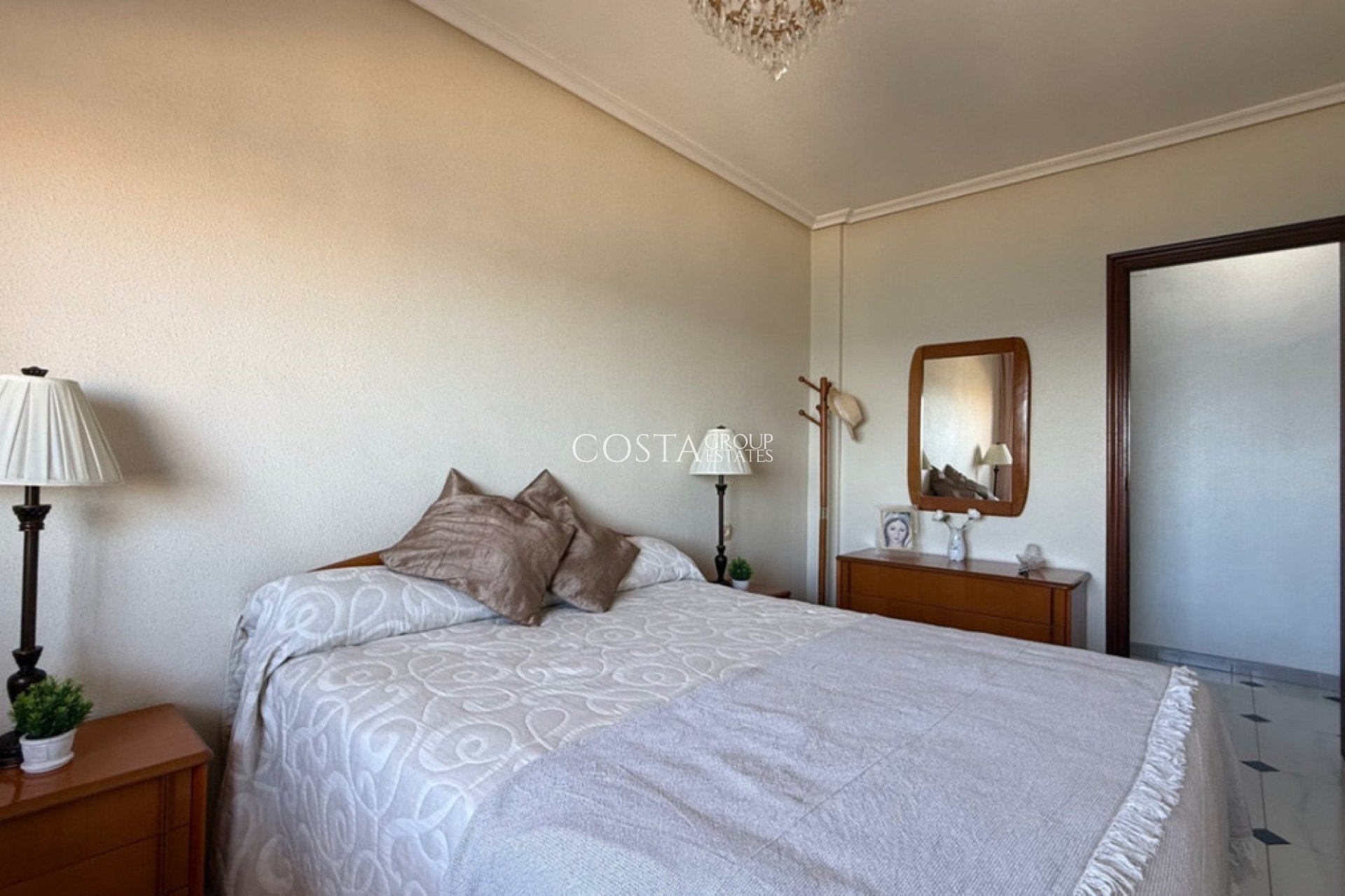 Odsprzedaż - Apartments -
Torrevieja