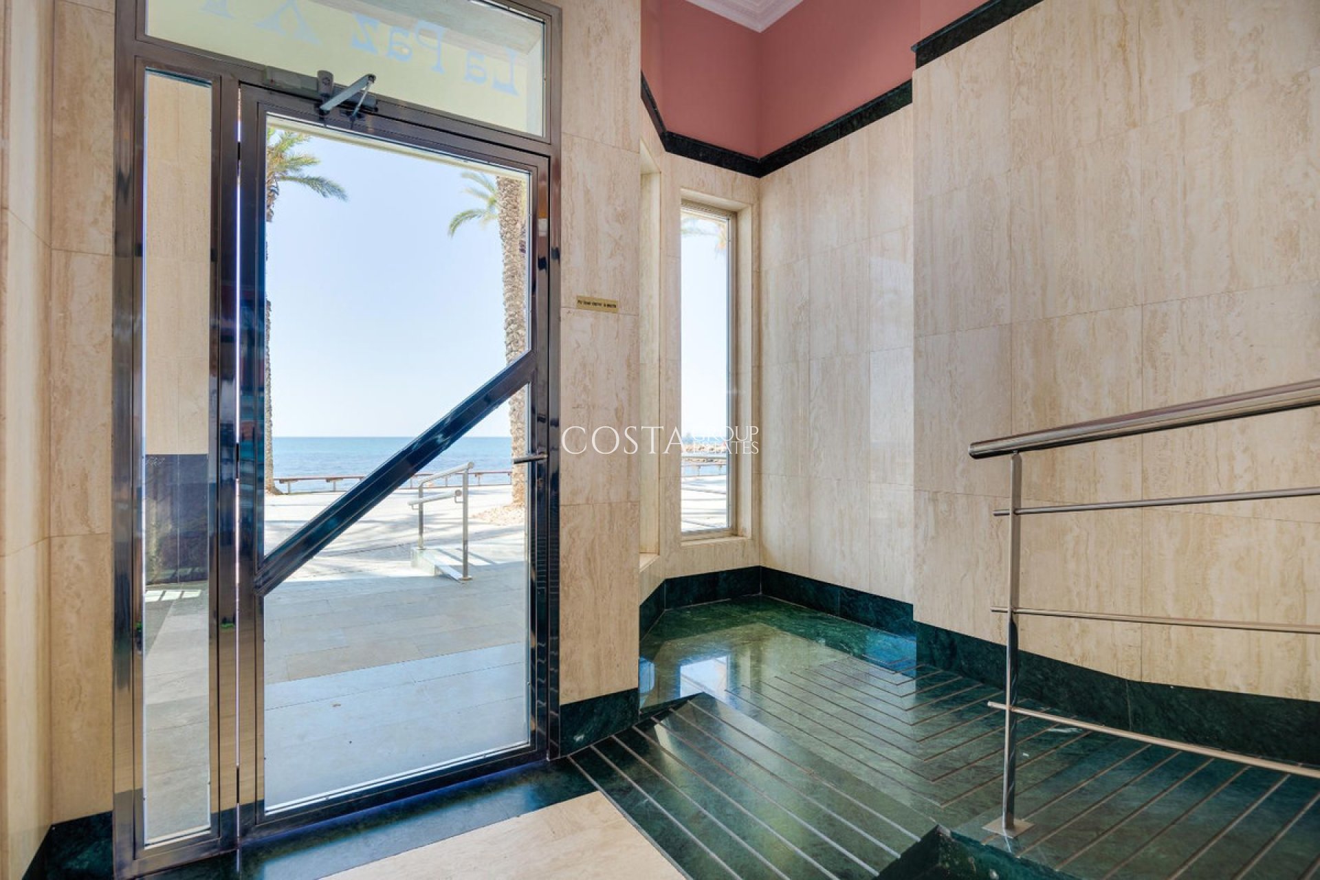 Odsprzedaż - Apartments -
Torrevieja