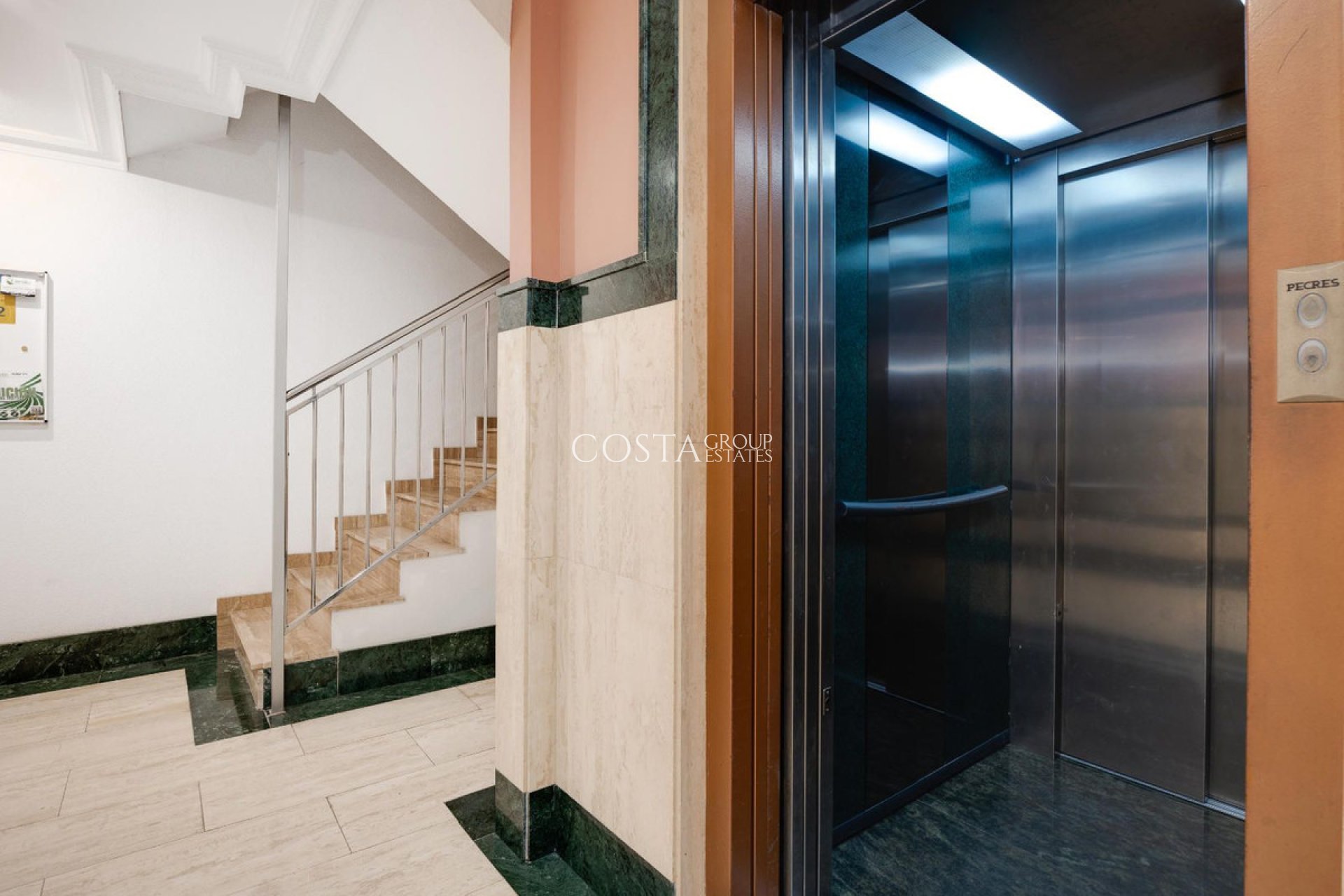 Odsprzedaż - Apartments -
Torrevieja