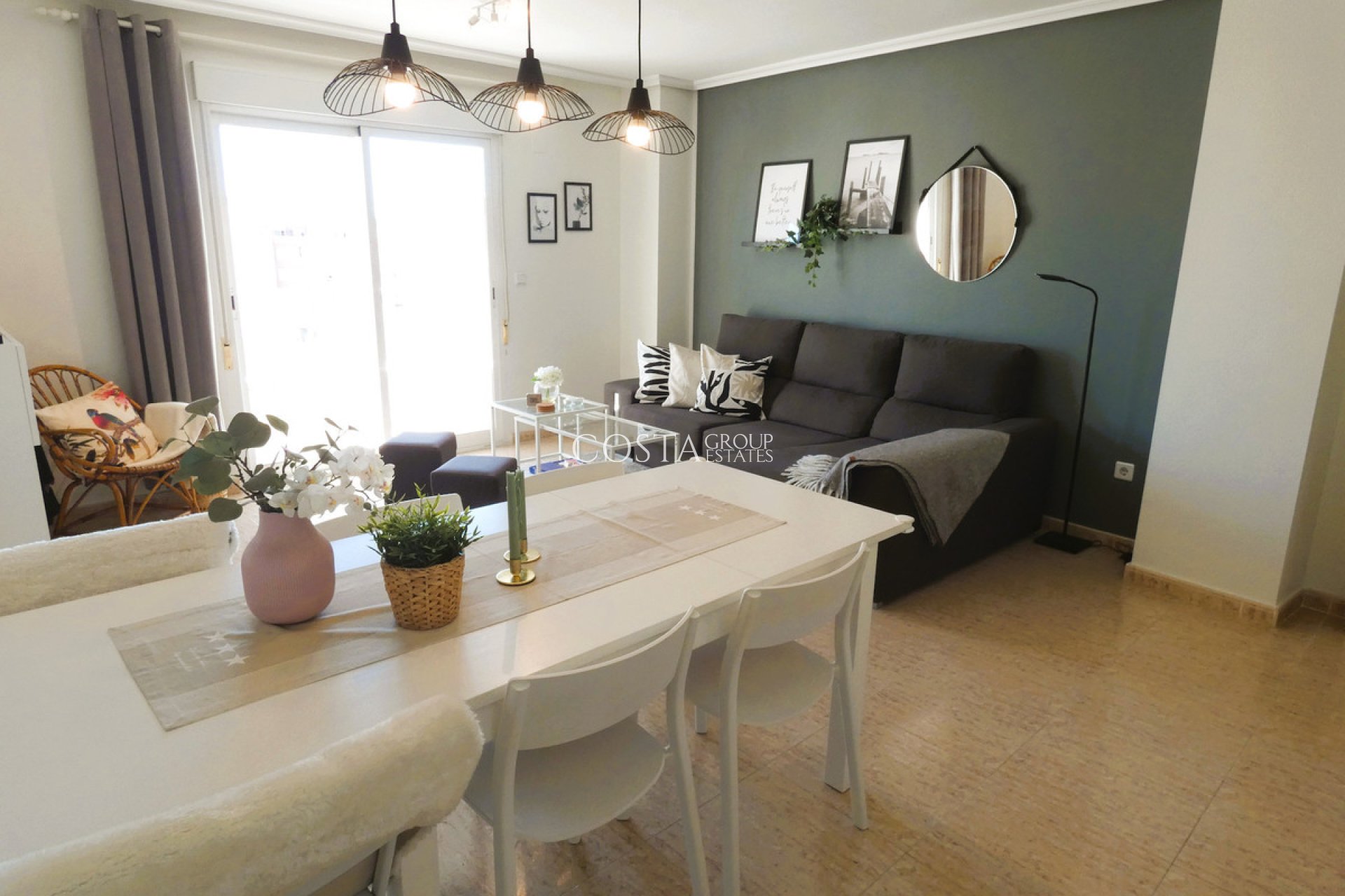 Odsprzedaż - Apartments -
Torrevieja