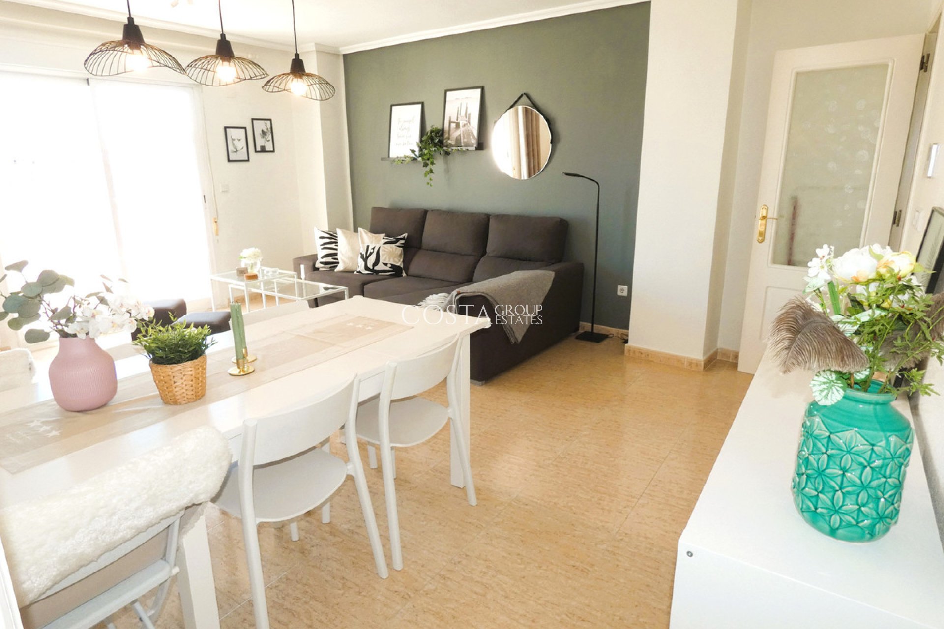 Odsprzedaż - Apartments -
Torrevieja