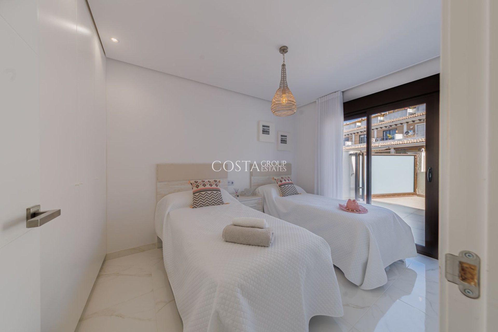 Odsprzedaż - Dom -
Murcia - Dolores