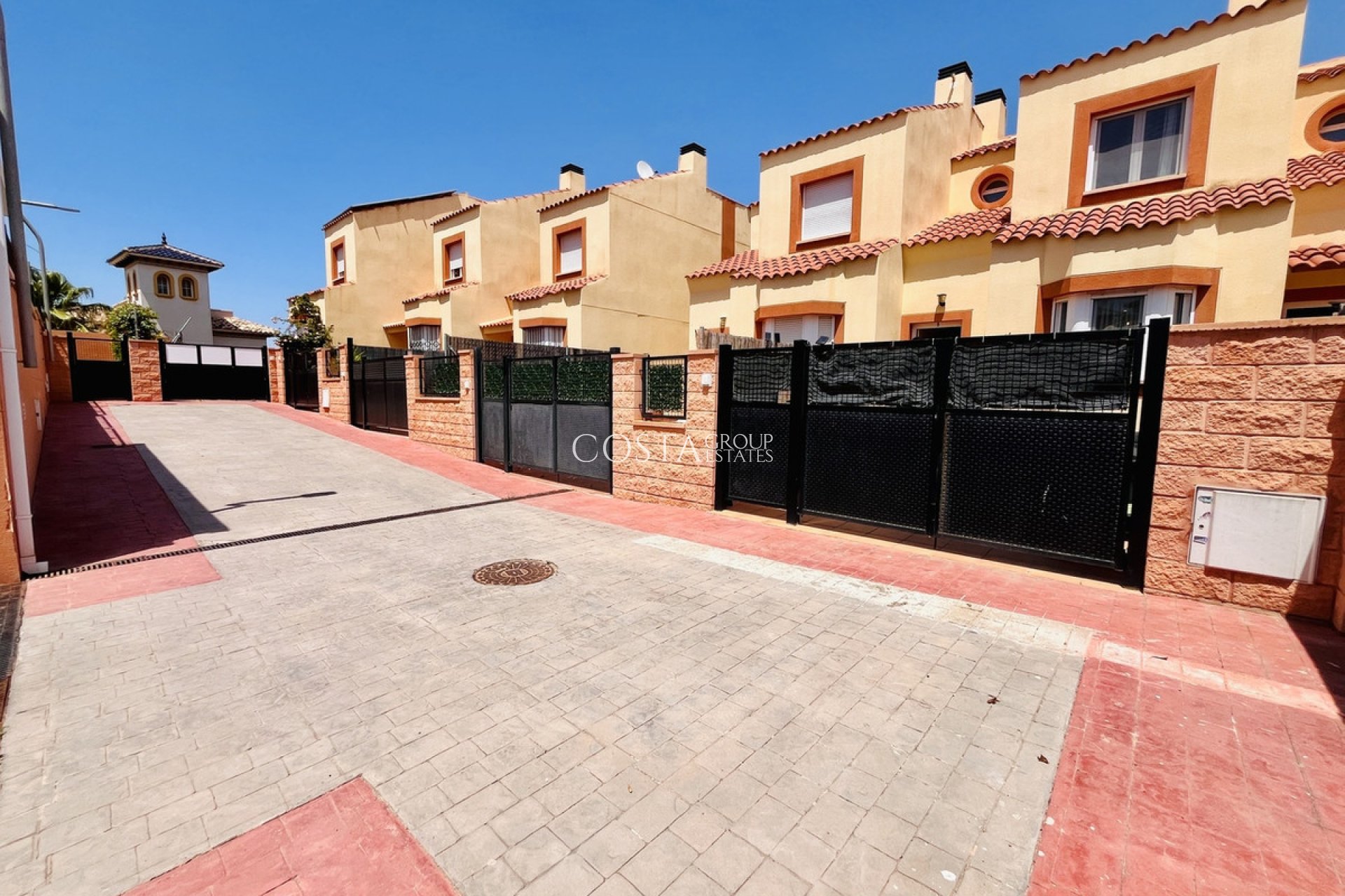 Odsprzedaż - Dom -
Orihuela - Cabo Roig