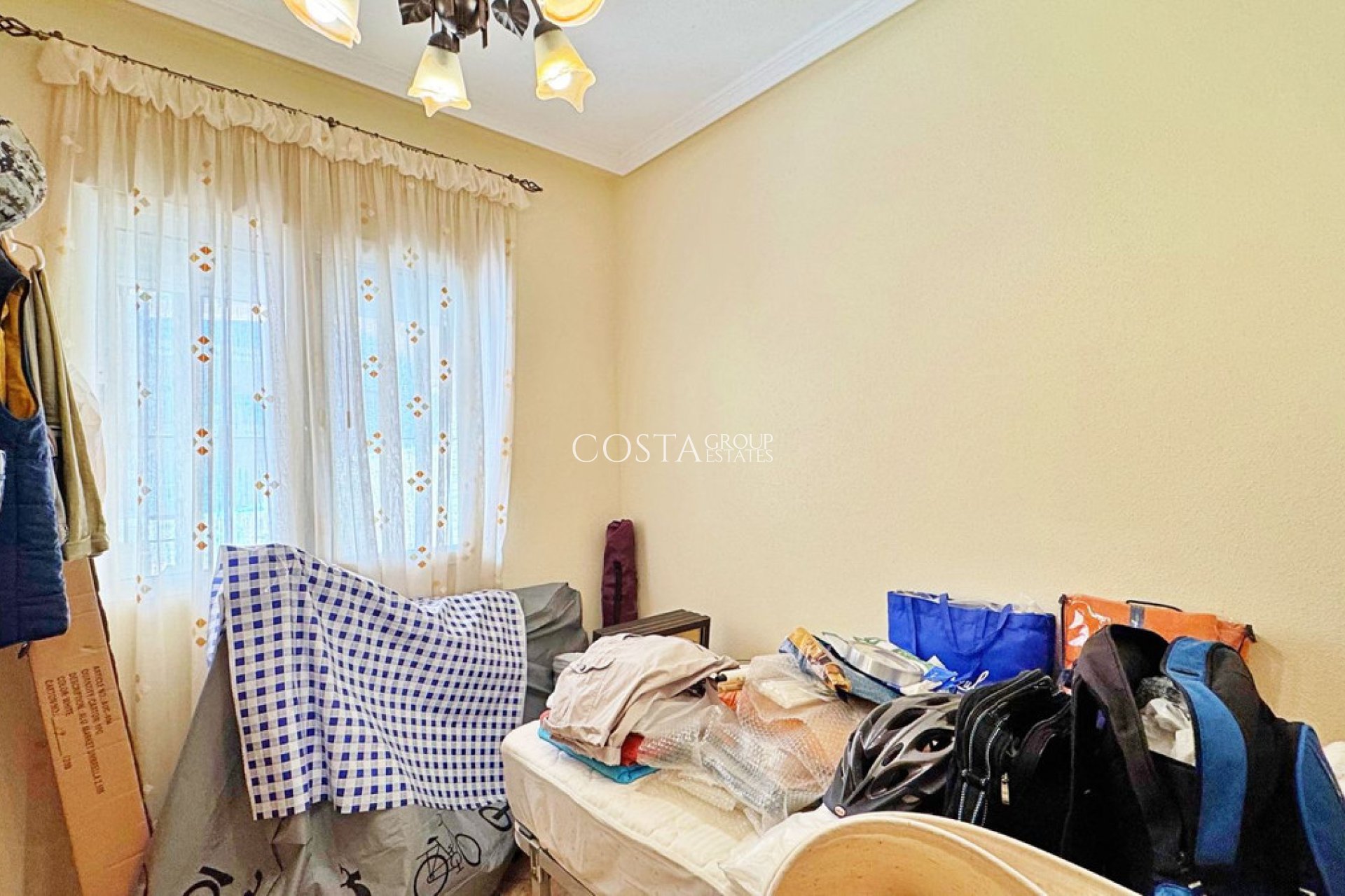 Odsprzedaż - Dom -
Orihuela Costa - Villamartin