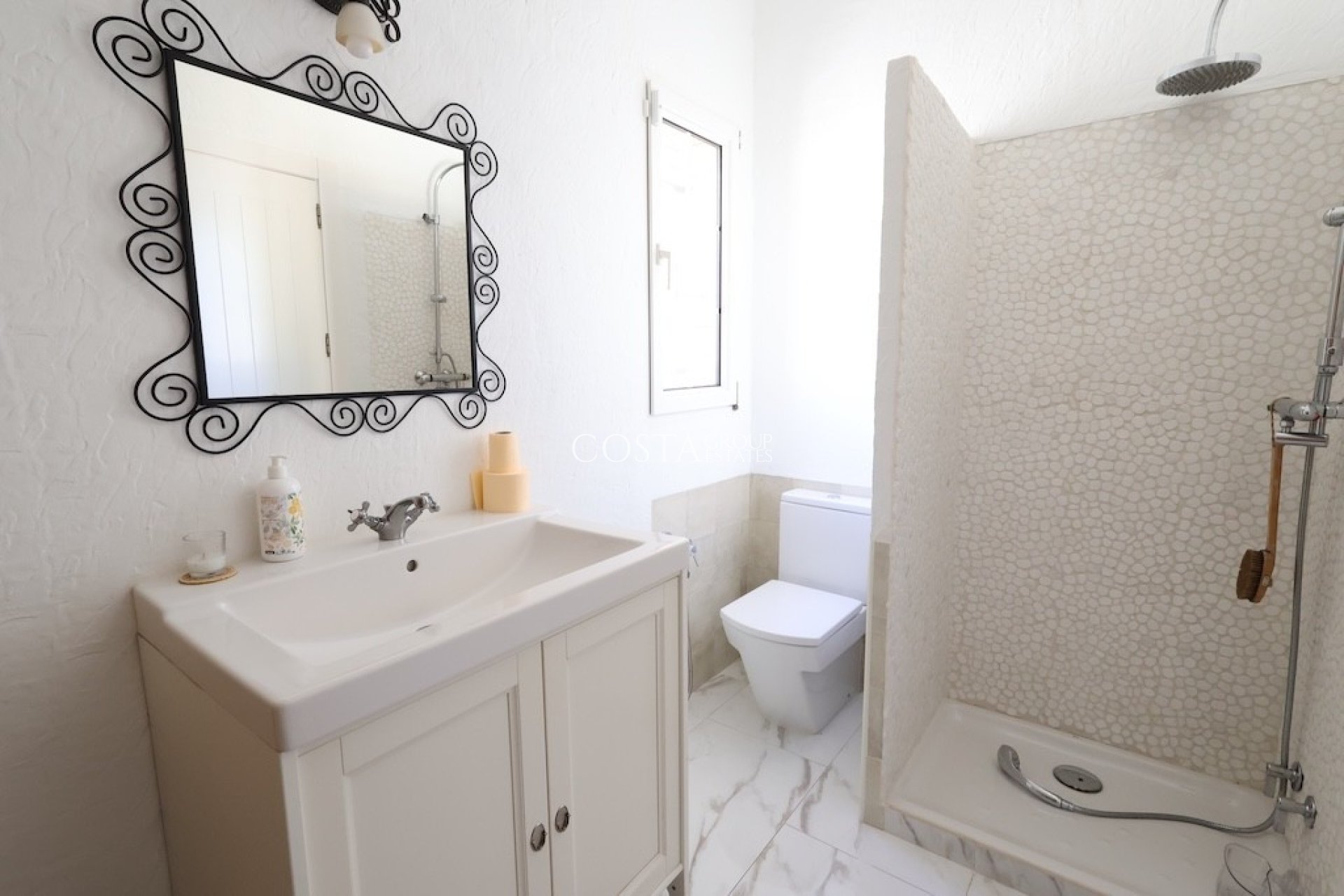 Odsprzedaż - Dom -
Orihuela Costa - Villamartin