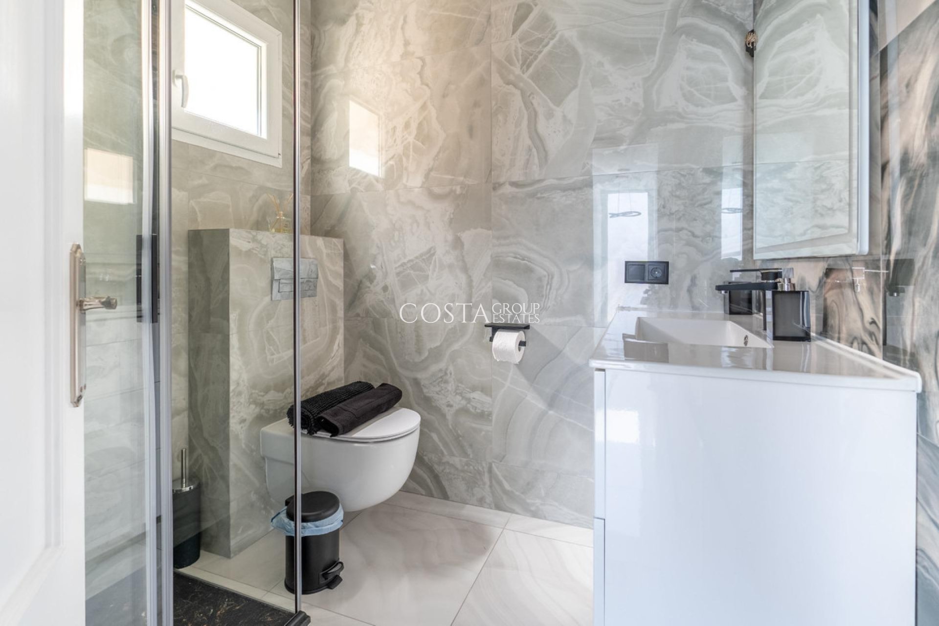 Odsprzedaż - Dom -
Orihuela - Punta Prima