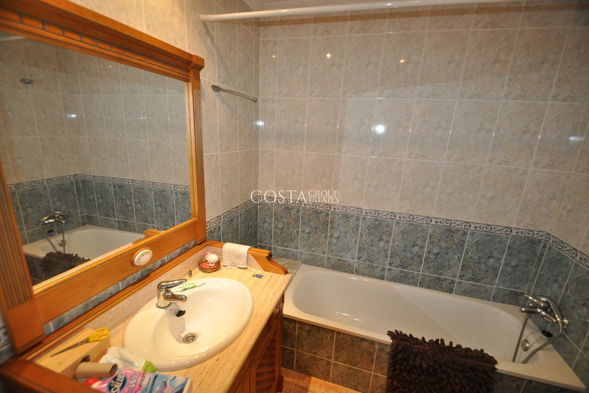 Odsprzedaż - Dom -
Pinoso - Pinoso Centro