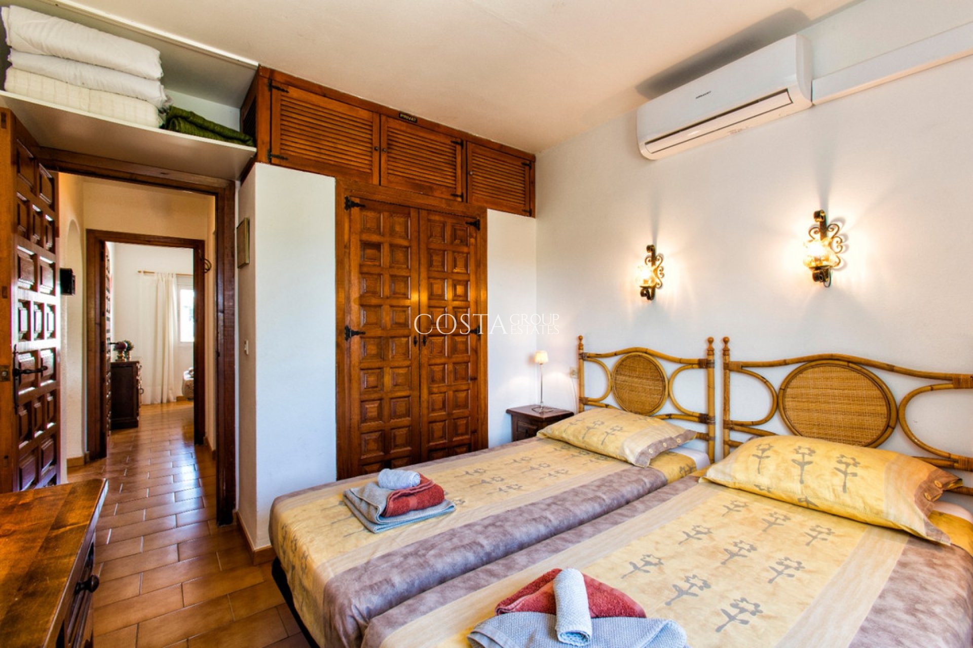 Odsprzedaż - Dom -
Teulada - Moraira