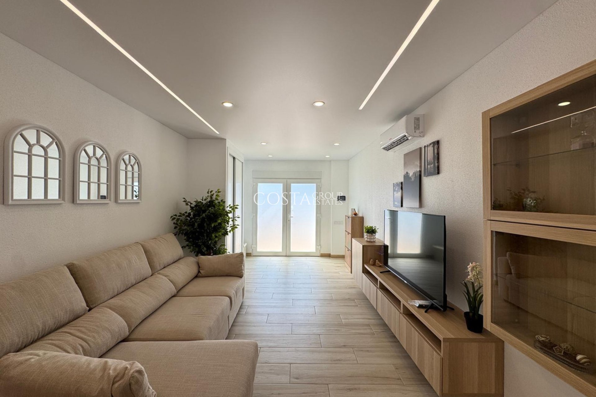 Odsprzedaż - Dom -
Torrevieja - Torrevieja Centro