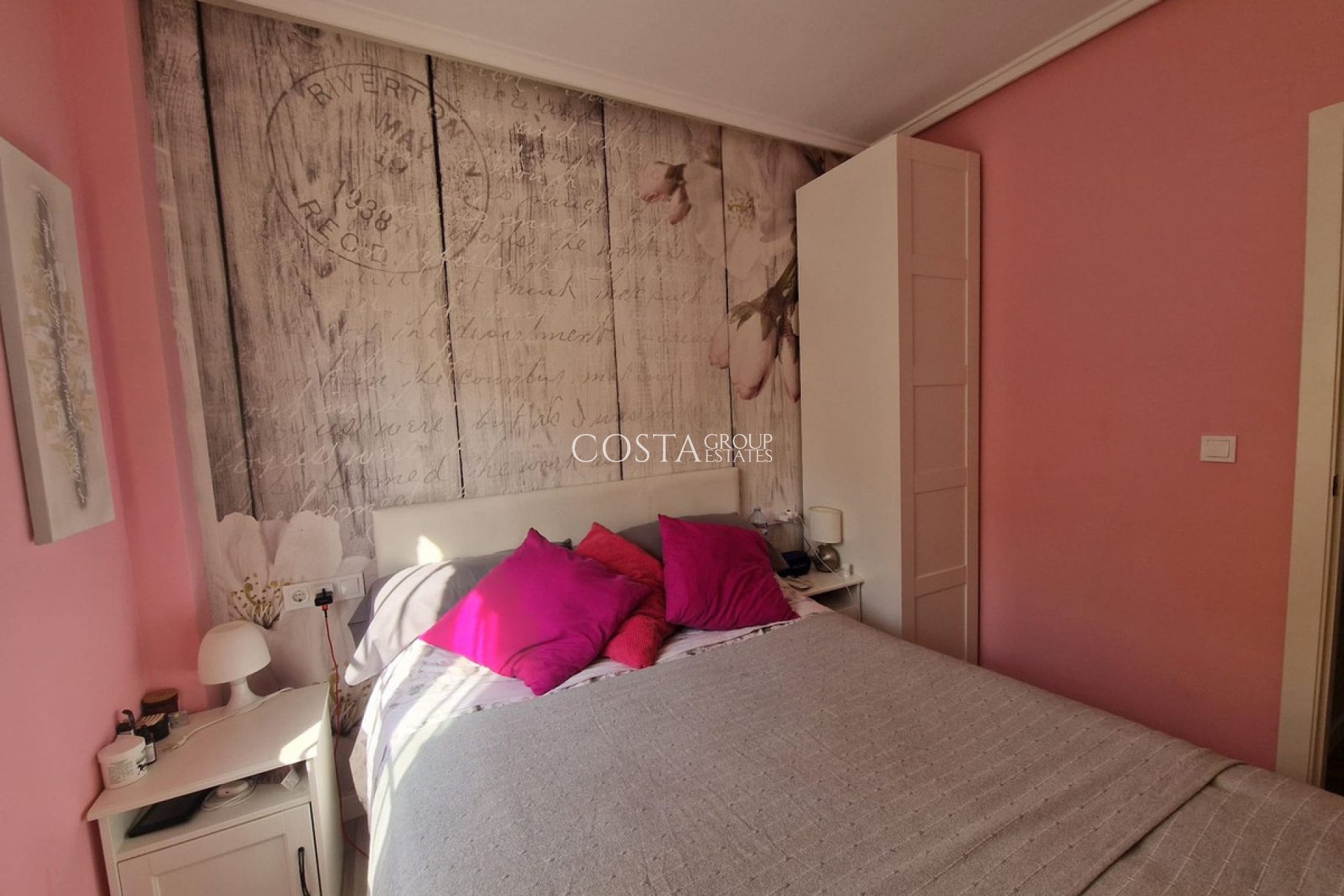 Odsprzedaż - Dom -
Torrevieja - Torrevieja Centro