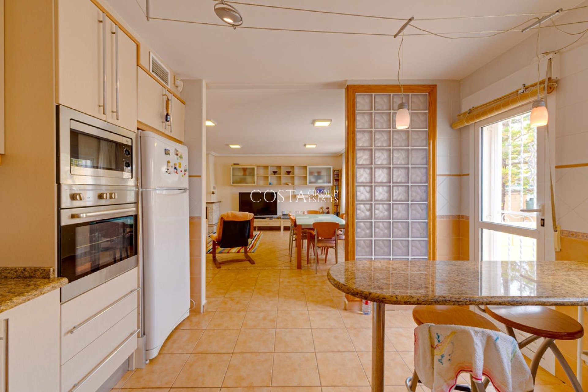 Odsprzedaż - Dom -
Torrevieja - Torrevieja Centro