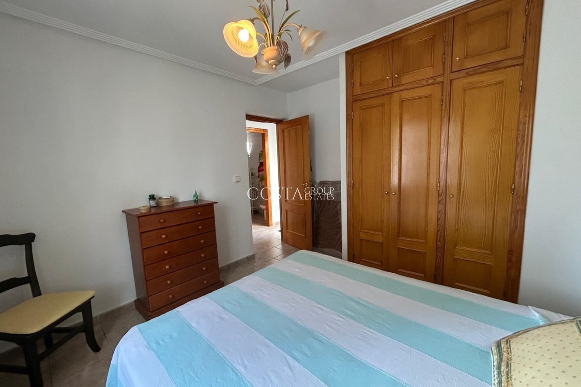 Odsprzedaż - Dom -
Torrevieja - Torrevieja Centro