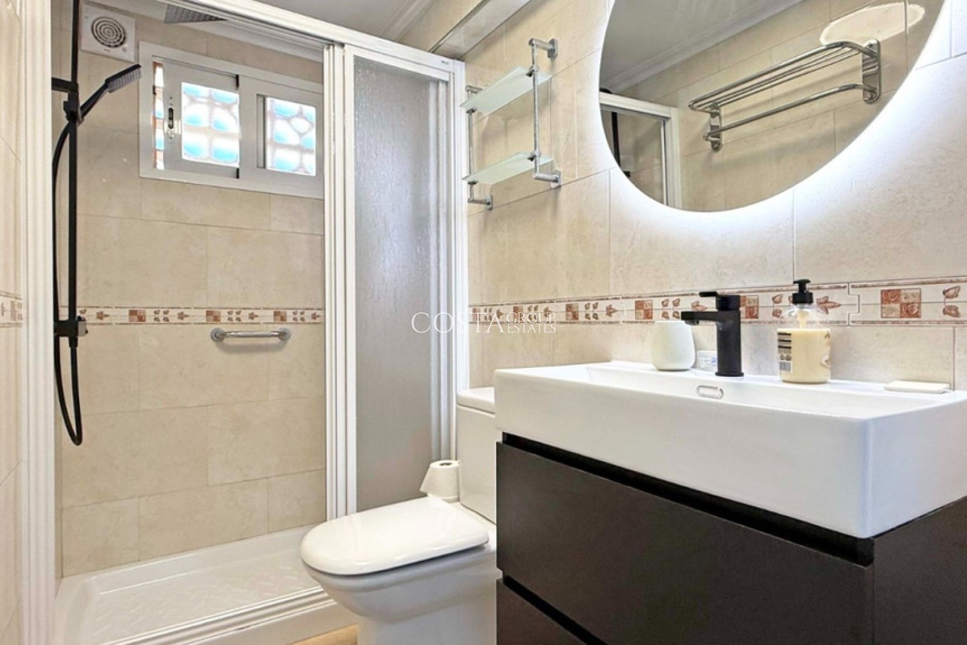 Odsprzedaż - Dom -
Torrevieja