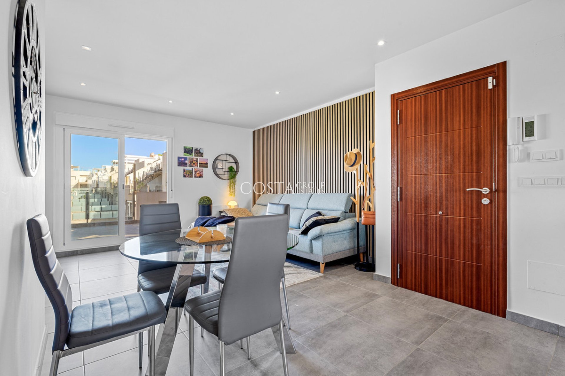 Odsprzedaż - Dom -
Torrevieja