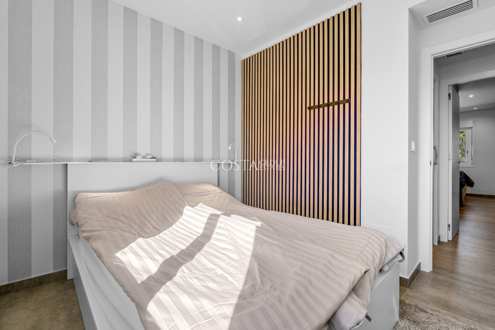 Odsprzedaż - Dom -
Torrevieja