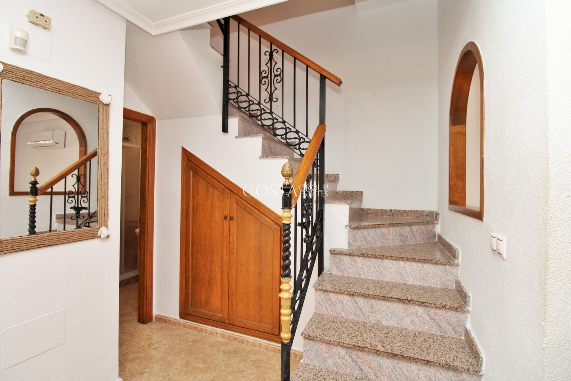 Odsprzedaż - Dom -
Villamartín