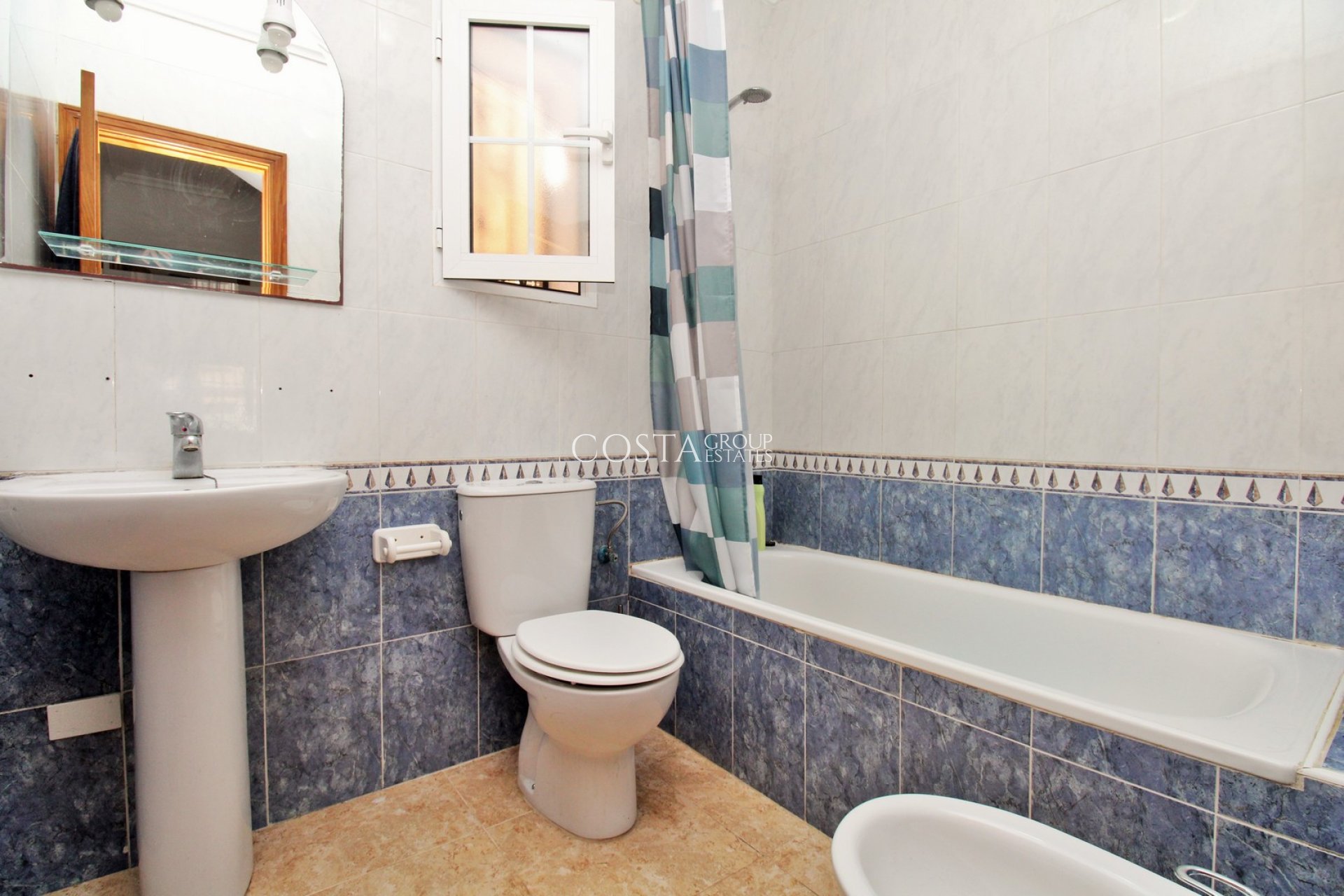 Odsprzedaż - Dom -
Villamartín