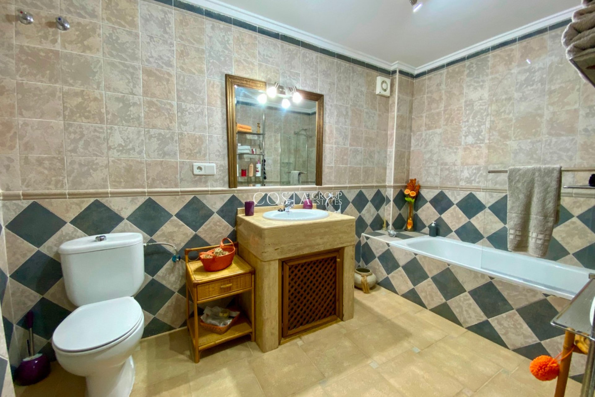 Odsprzedaż - Willa -
Algorfa