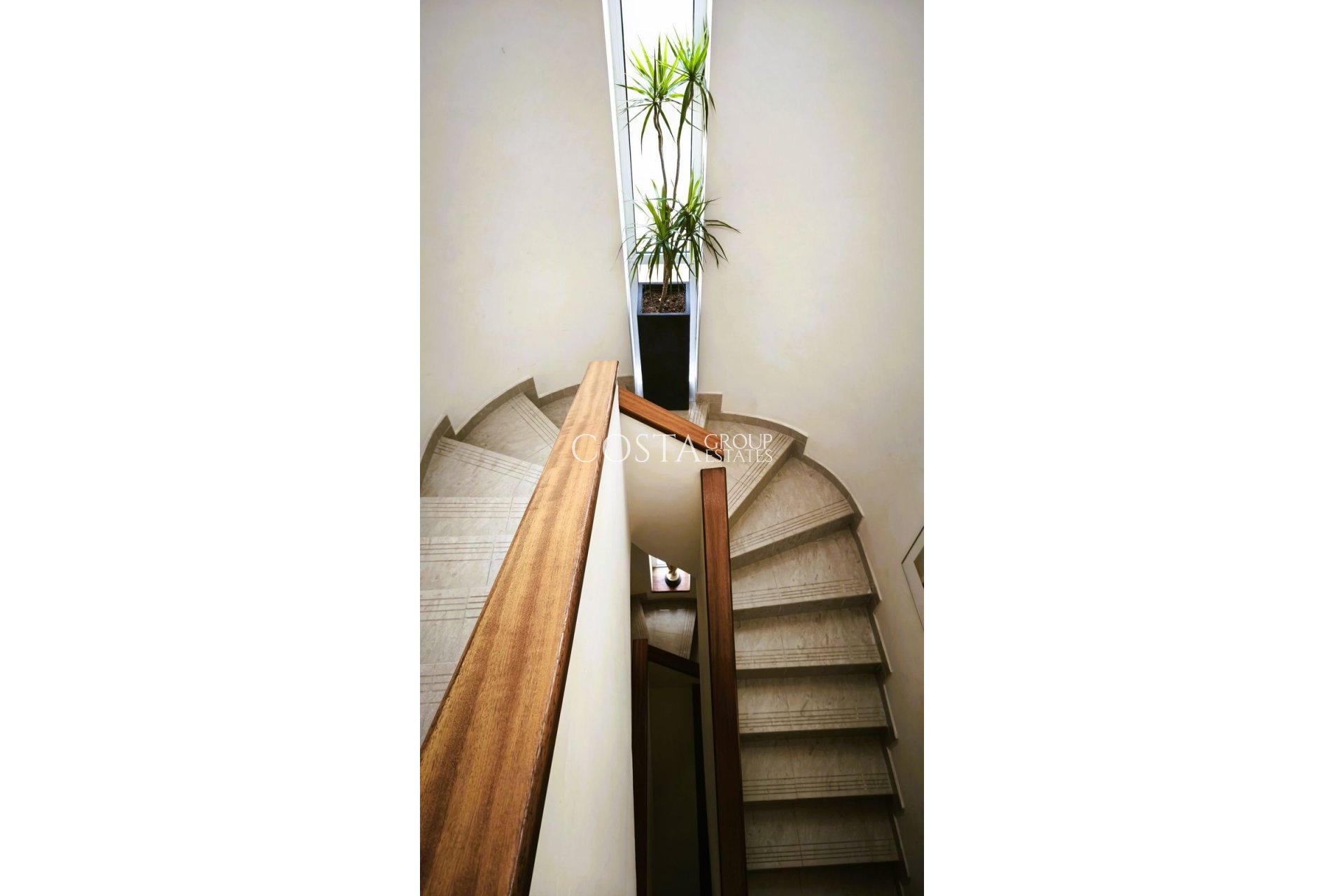 Odsprzedaż - Willa -
Alicante - Alicante Centro