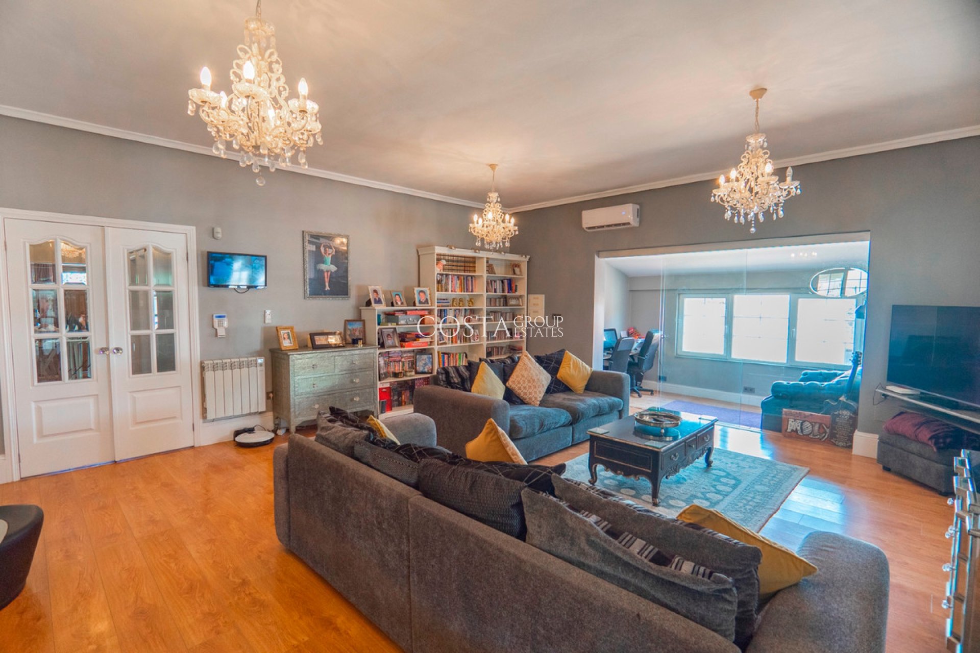 Odsprzedaż - Willa -
Almoradí - Heredades