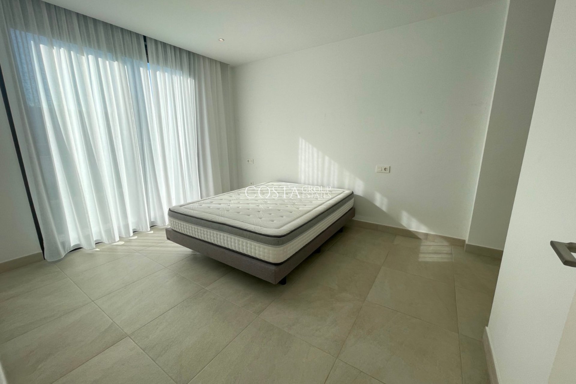 Odsprzedaż - Willa -
Benijofar