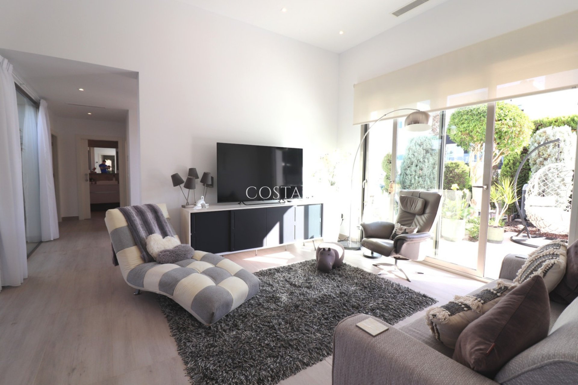 Odsprzedaż - Willa -
Benijofar