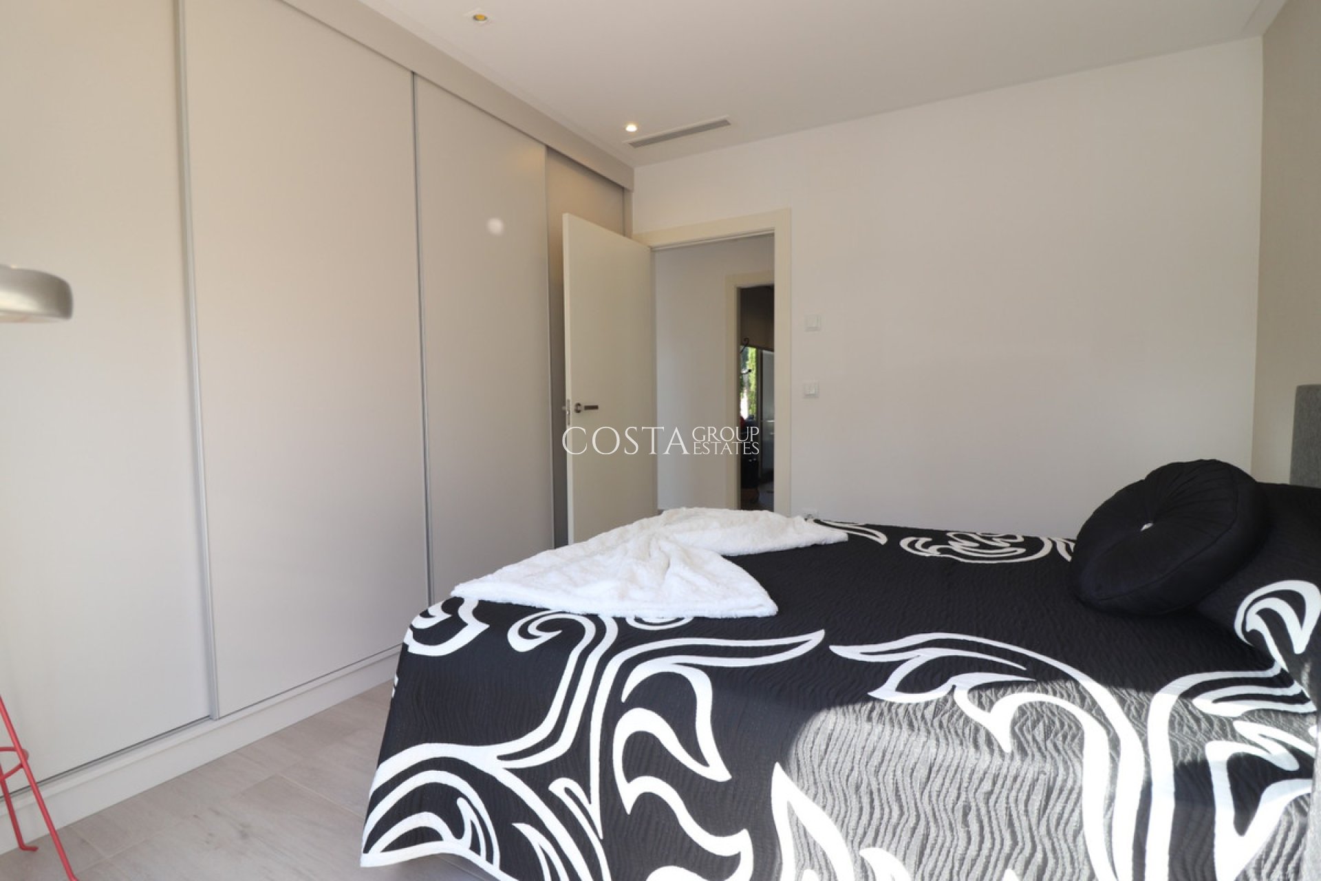 Odsprzedaż - Willa -
Benijofar