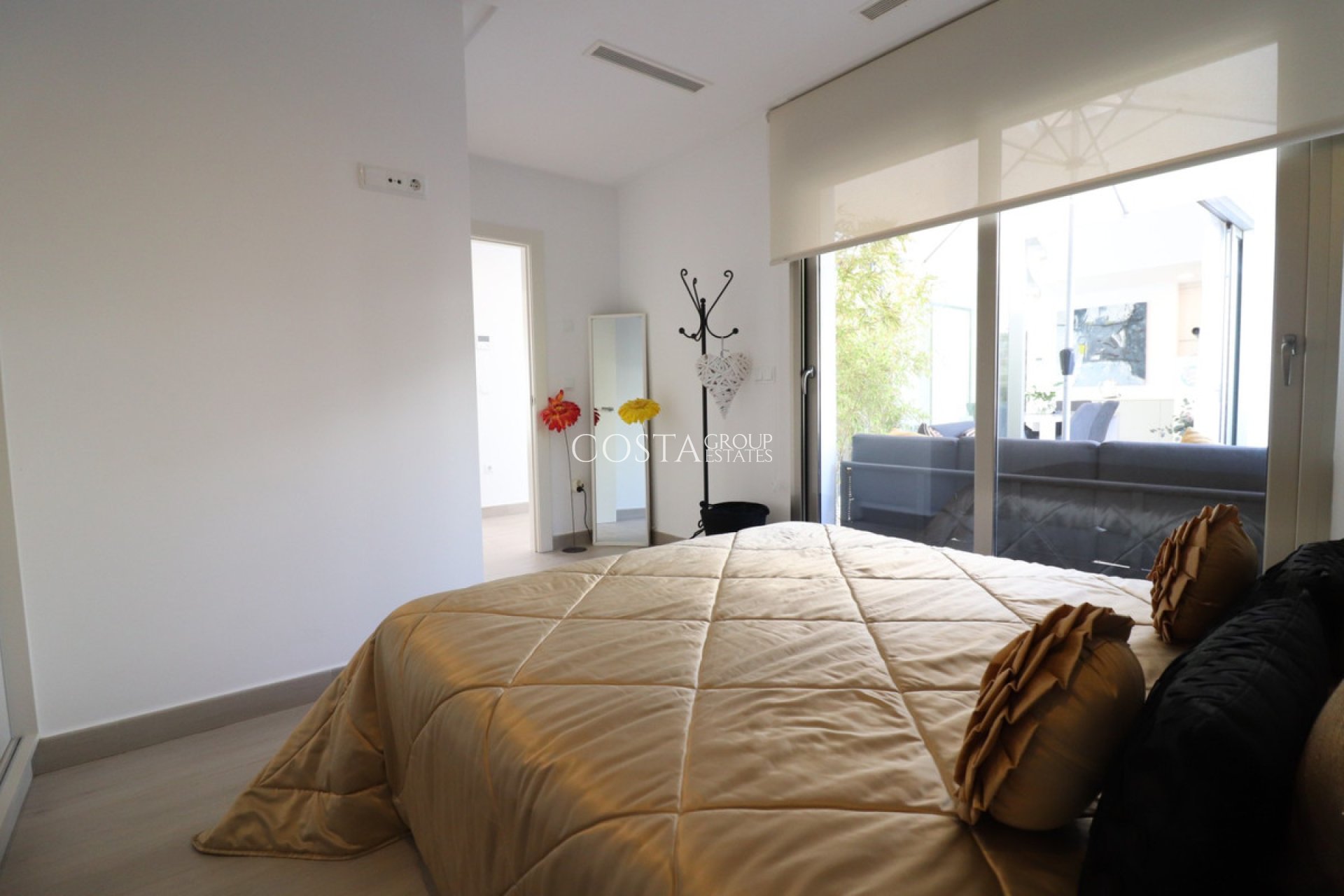 Odsprzedaż - Willa -
Benijofar