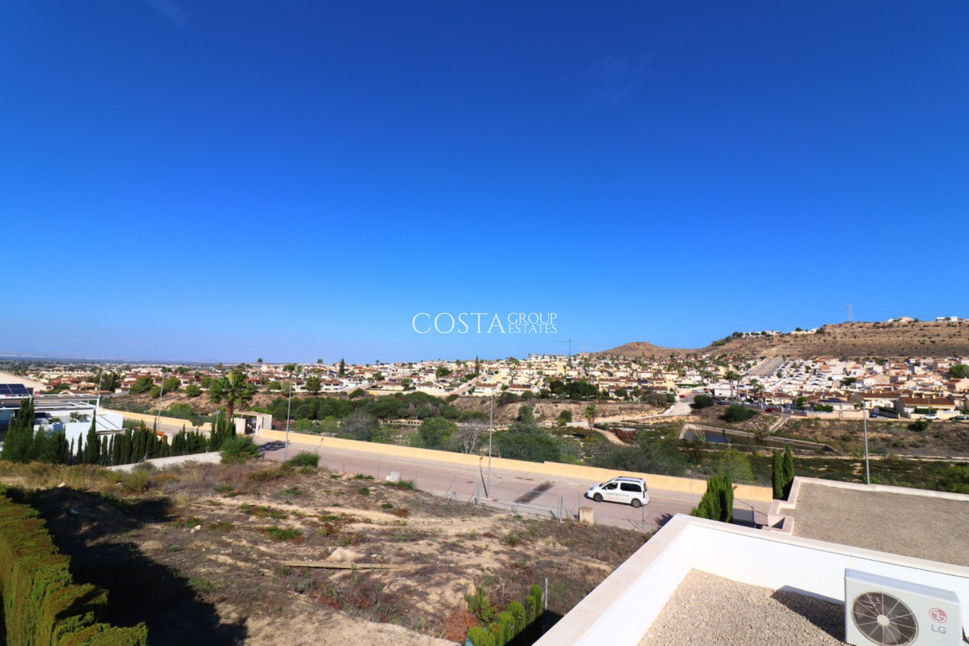 Odsprzedaż - Willa -
Benijofar