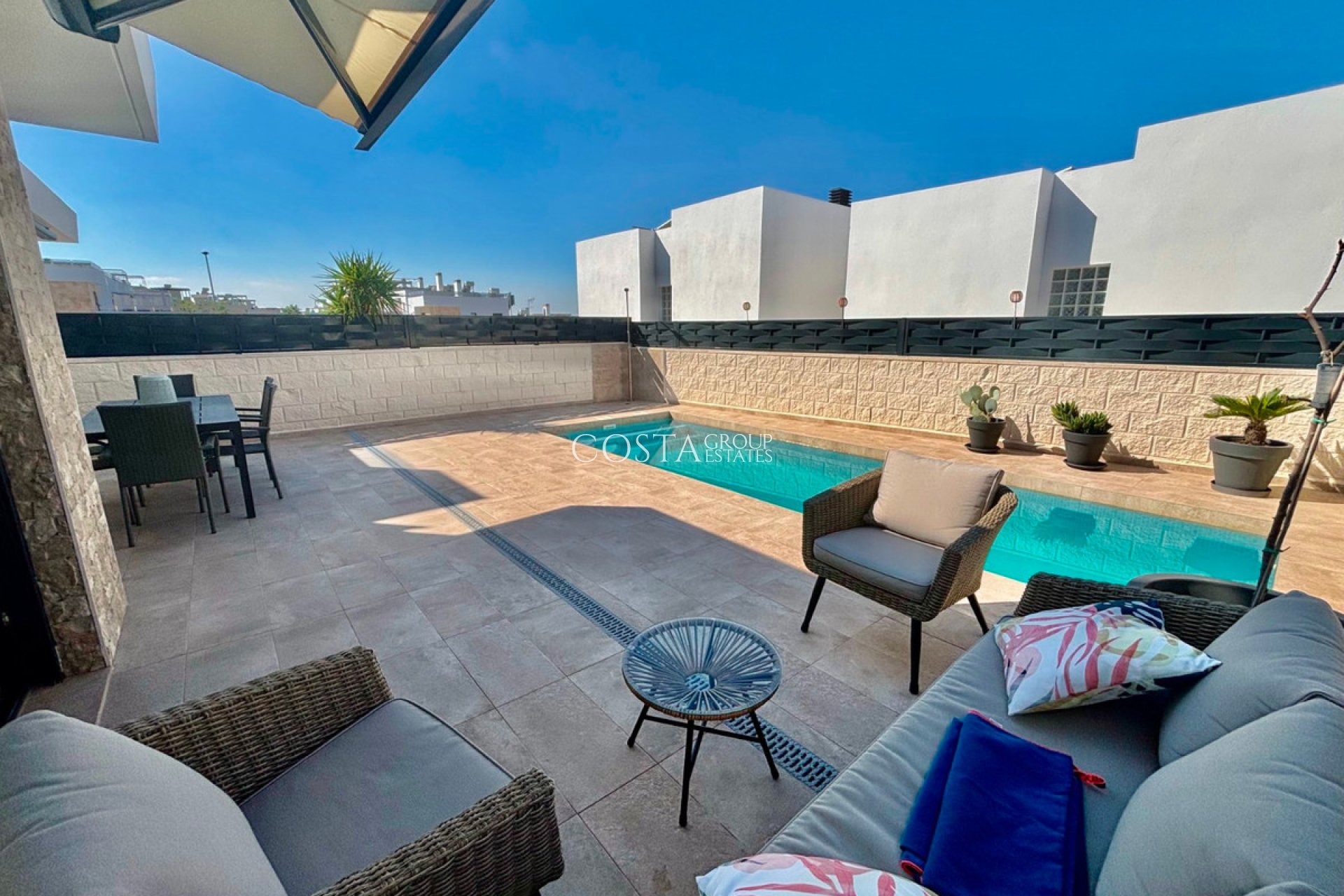 Odsprzedaż - Willa -
Benijofar