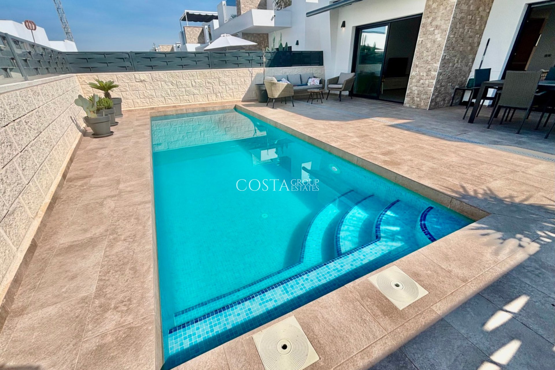 Odsprzedaż - Willa -
Benijofar