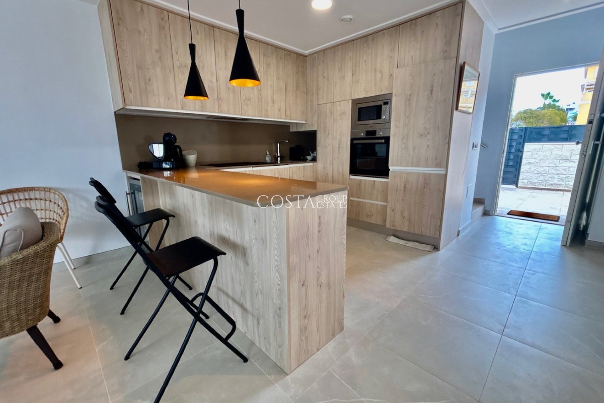 Odsprzedaż - Willa -
Benijofar