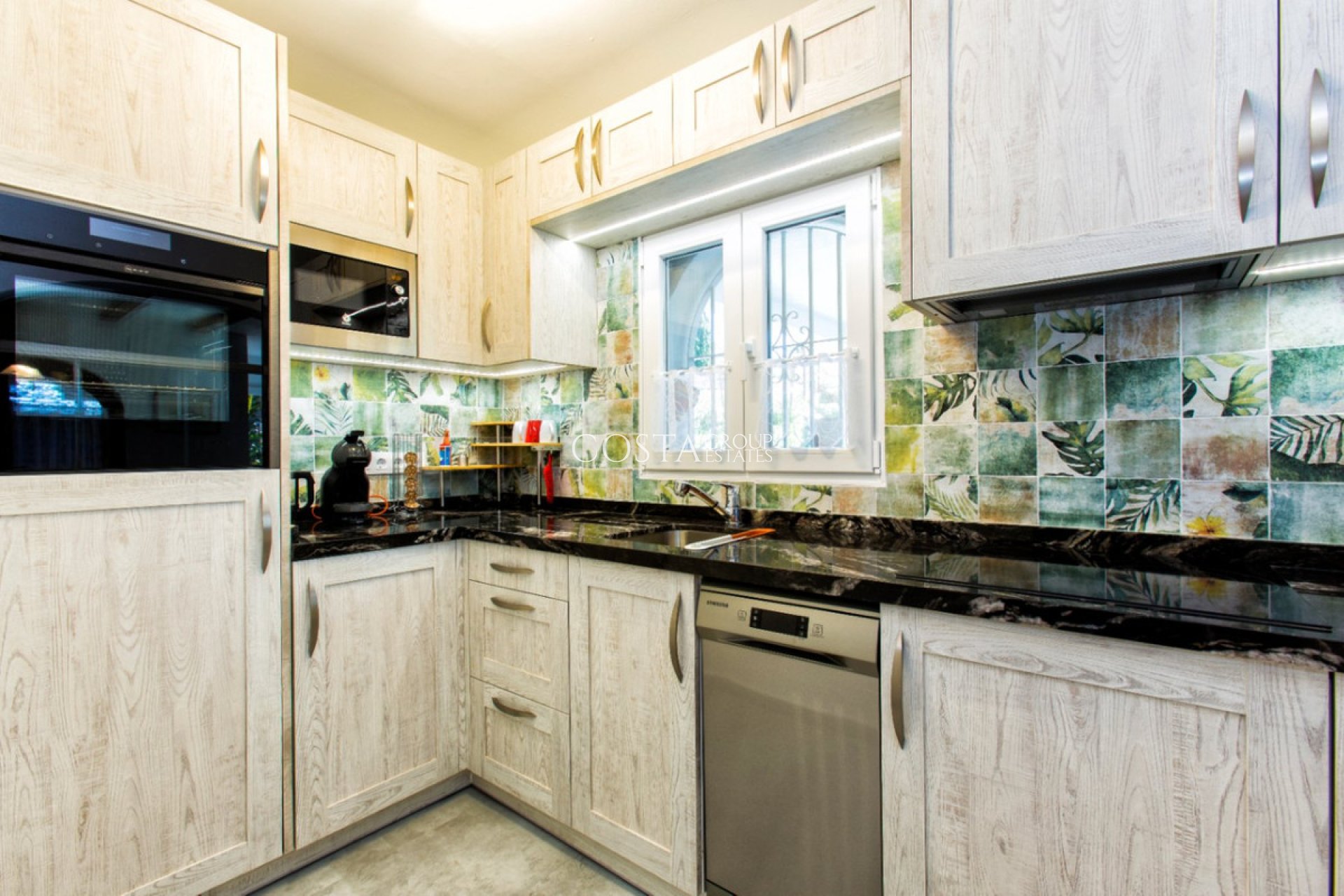 Odsprzedaż - Willa -
Benissa - Benissa Centro