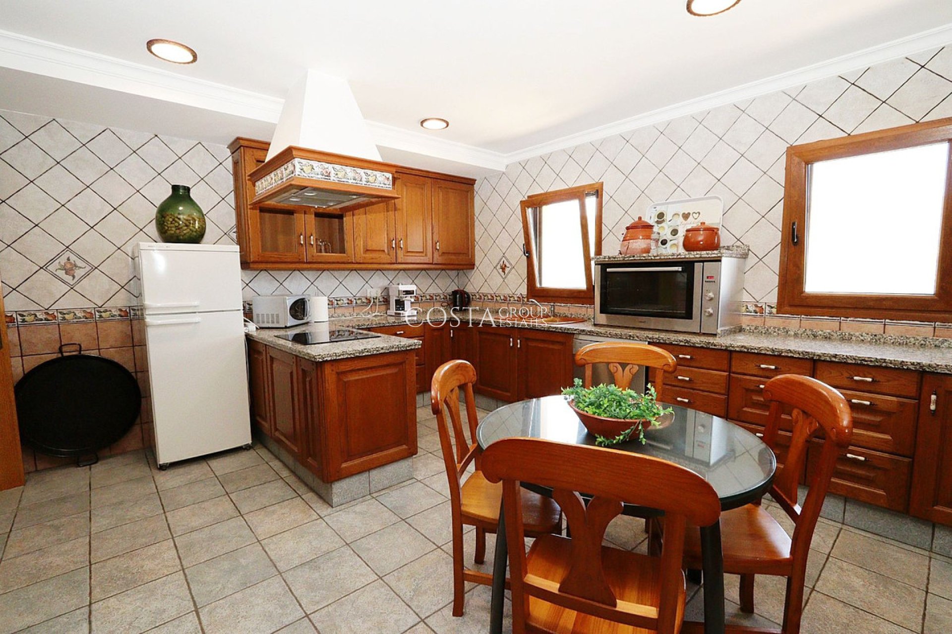 Odsprzedaż - Willa -
Benissa - Lleus