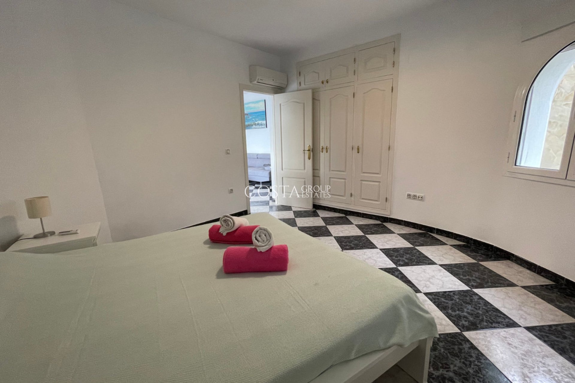 Odsprzedaż - Willa -
Calpe - Calpe Centro