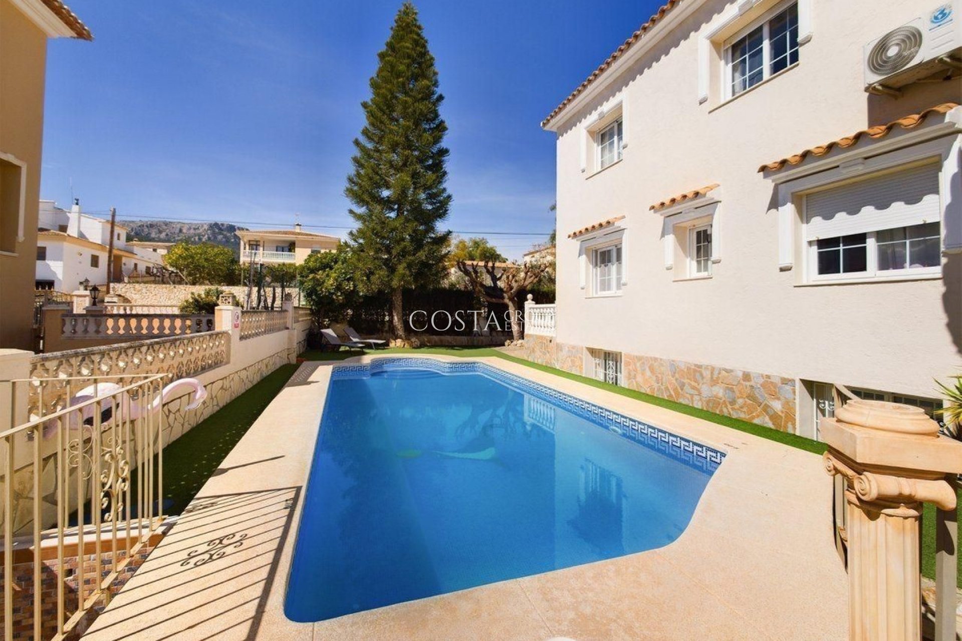 Odsprzedaż - Willa -
Calpe - Calpe Centro