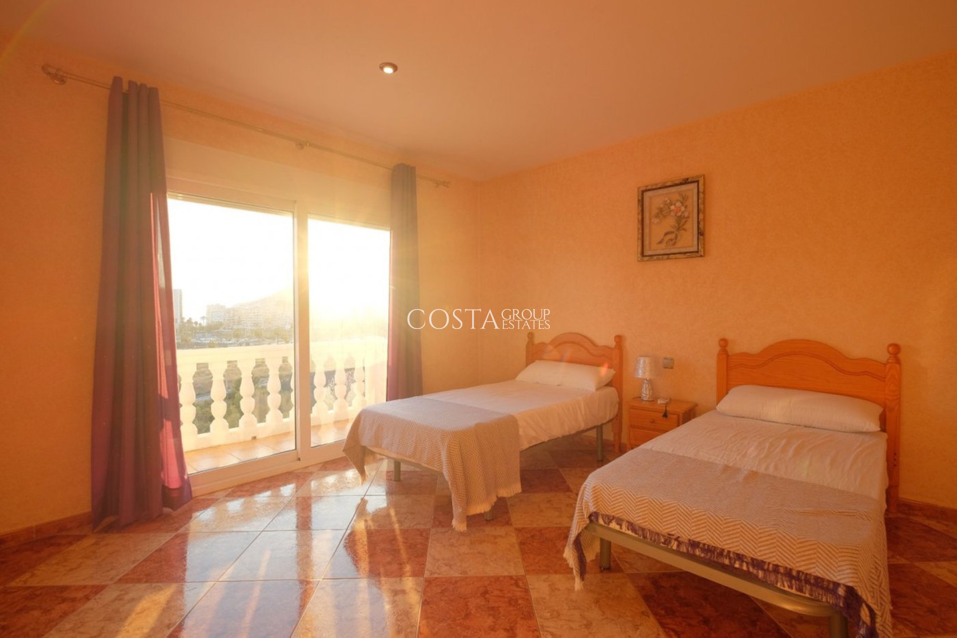 Odsprzedaż - Willa -
Calpe - Calpe Centro