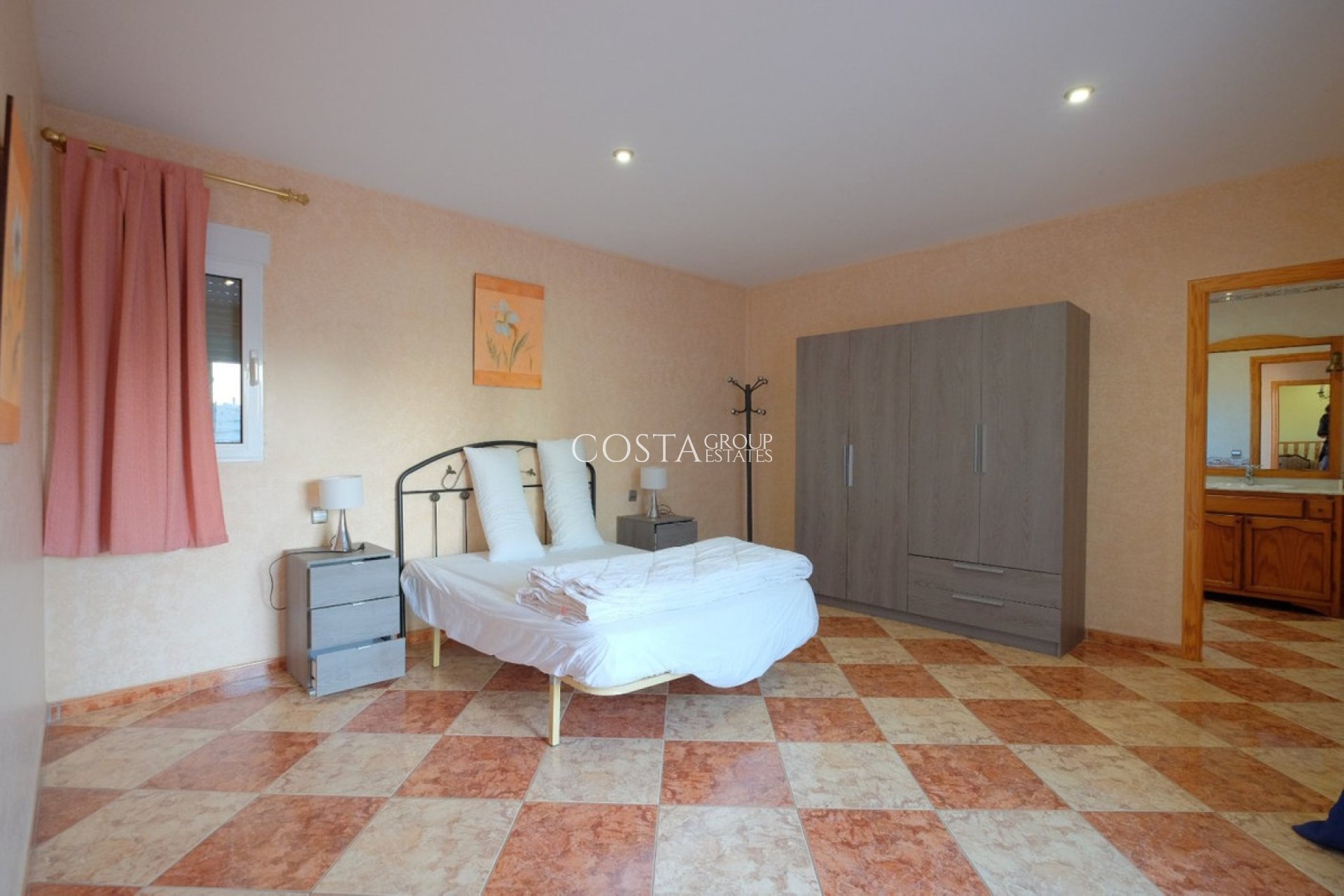 Odsprzedaż - Willa -
Calpe - Calpe Centro