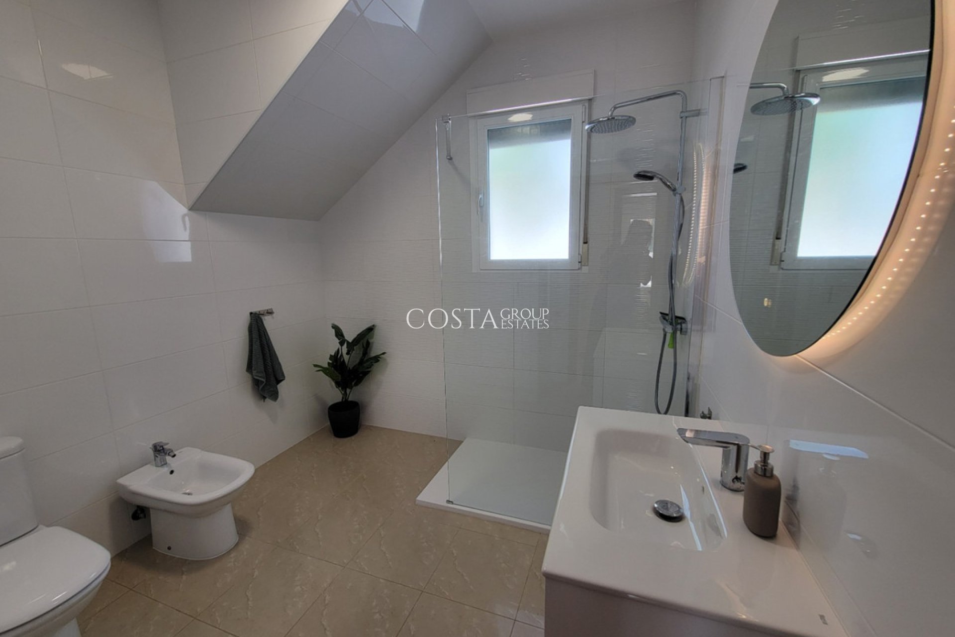 Odsprzedaż - Willa -
Calpe - Calpe Centro