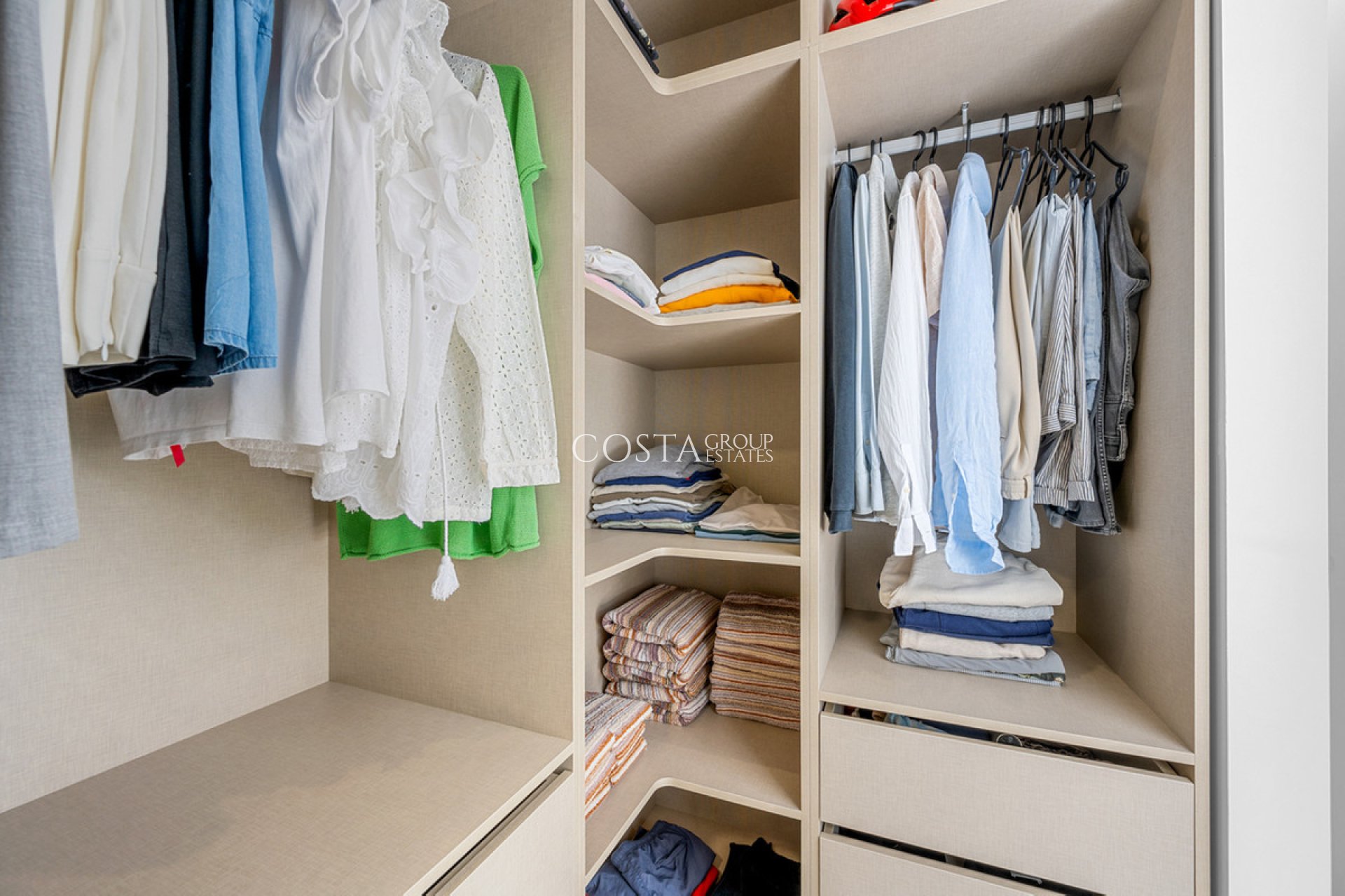 Odsprzedaż - Willa -
Cartagena - Mar De Cristal