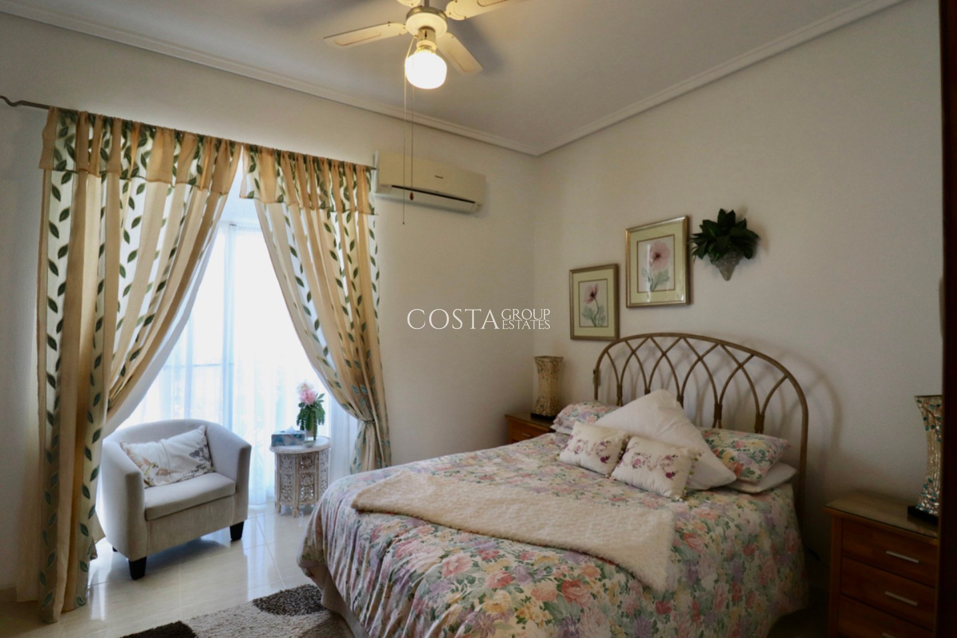 Odsprzedaż - Willa -
Catral - Catral Centro