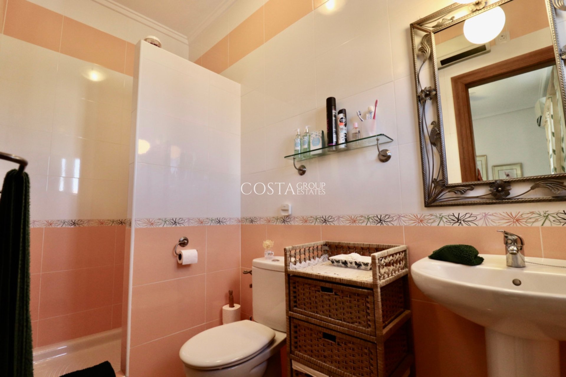 Odsprzedaż - Willa -
Catral - Catral Centro