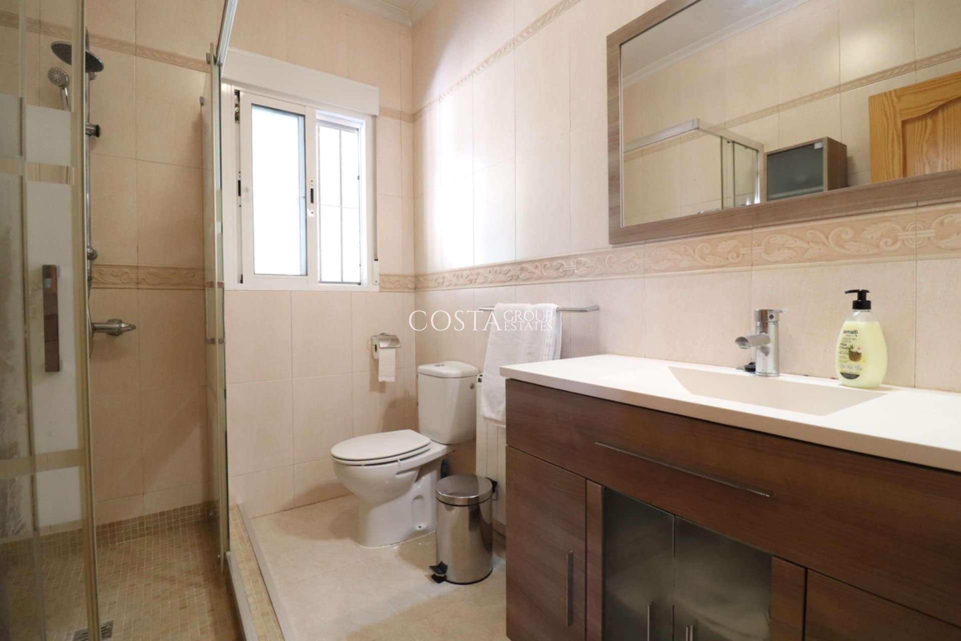 Odsprzedaż - Willa -
Catral - Catral Centro