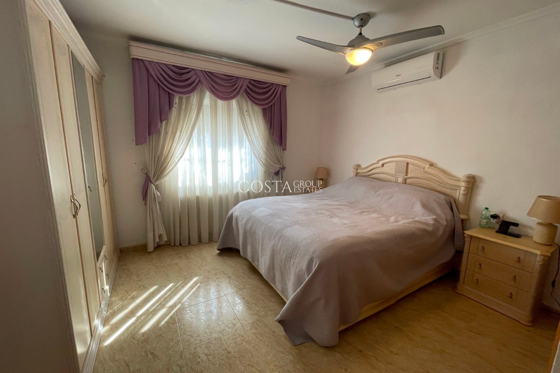 Odsprzedaż - Willa -
Catral - Catral Centro