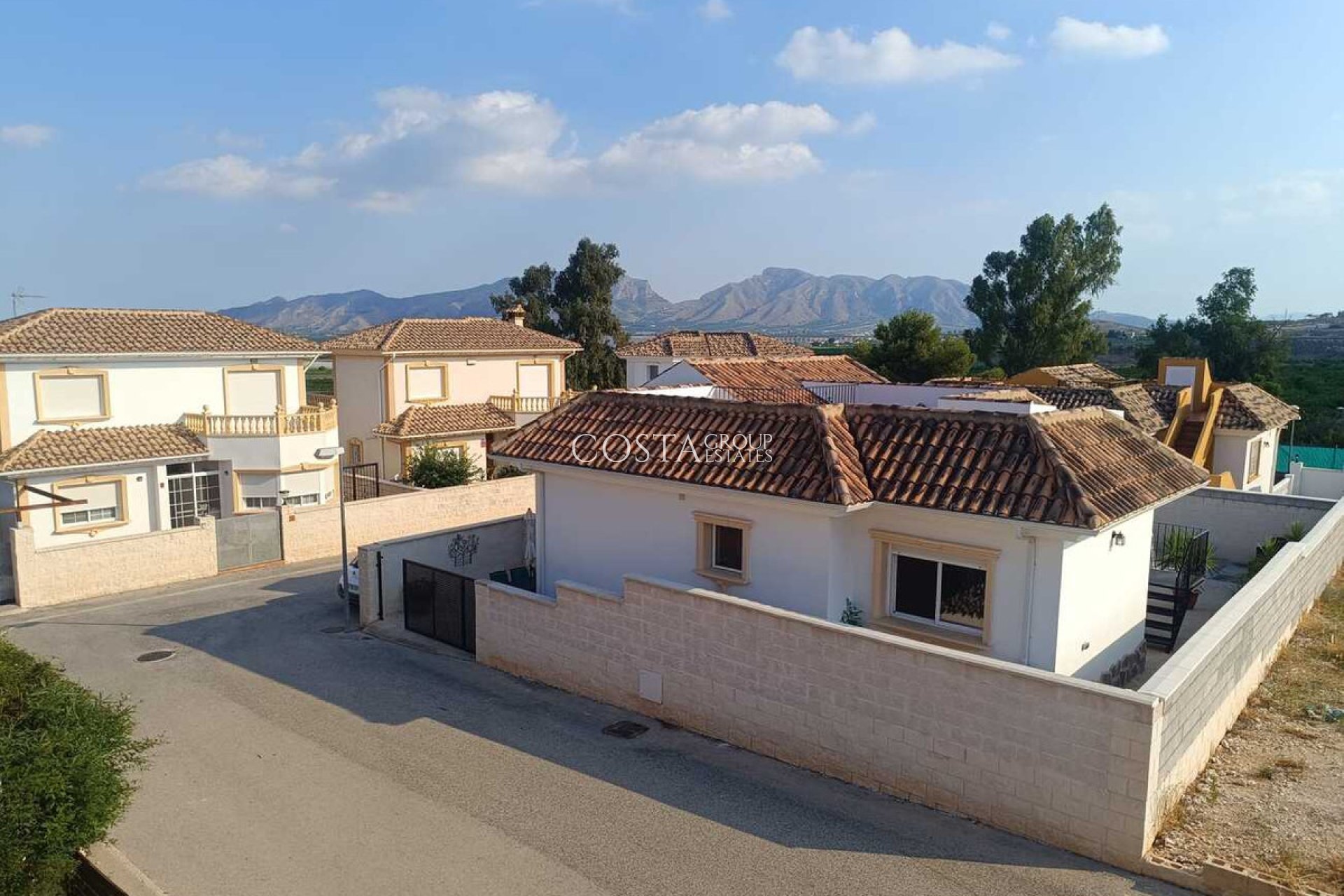 Odsprzedaż - Willa -
Fortuna - El Reloj