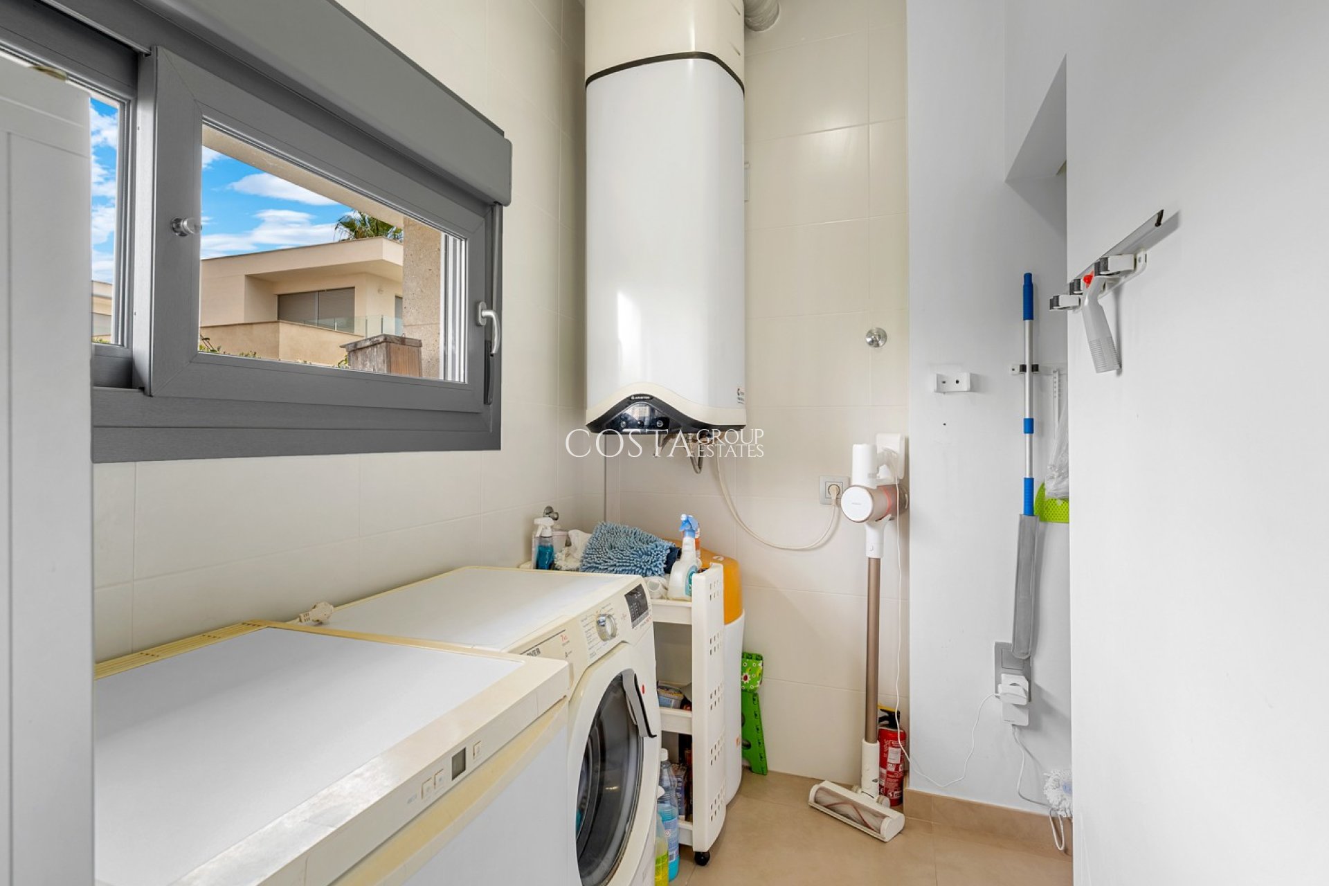 Odsprzedaż - Willa -
Jacarilla - Vistabella