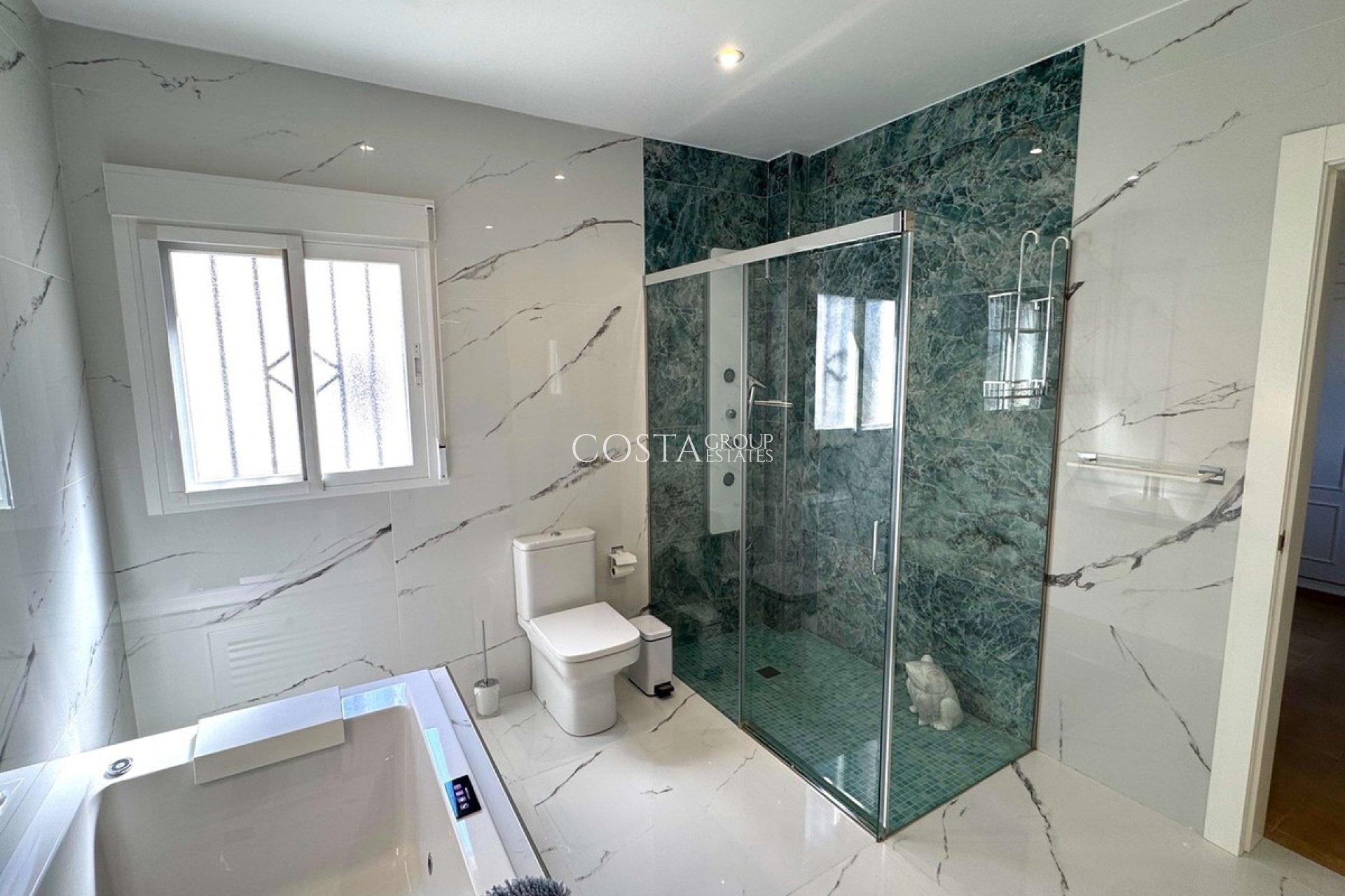 Odsprzedaż - Willa -
Lorca - Almendricos