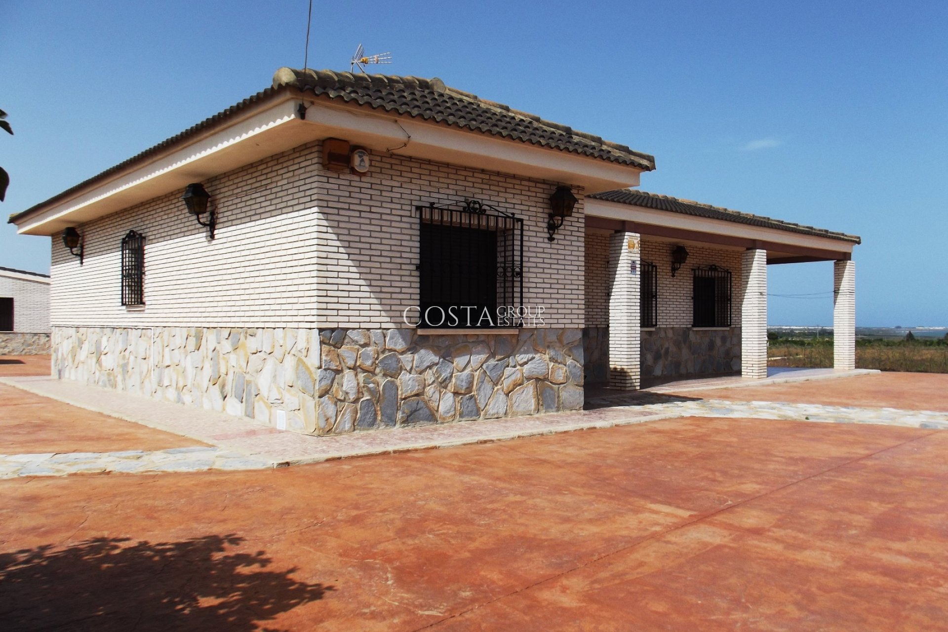 Odsprzedaż - Willa -
Los Montesinos - La Herrada