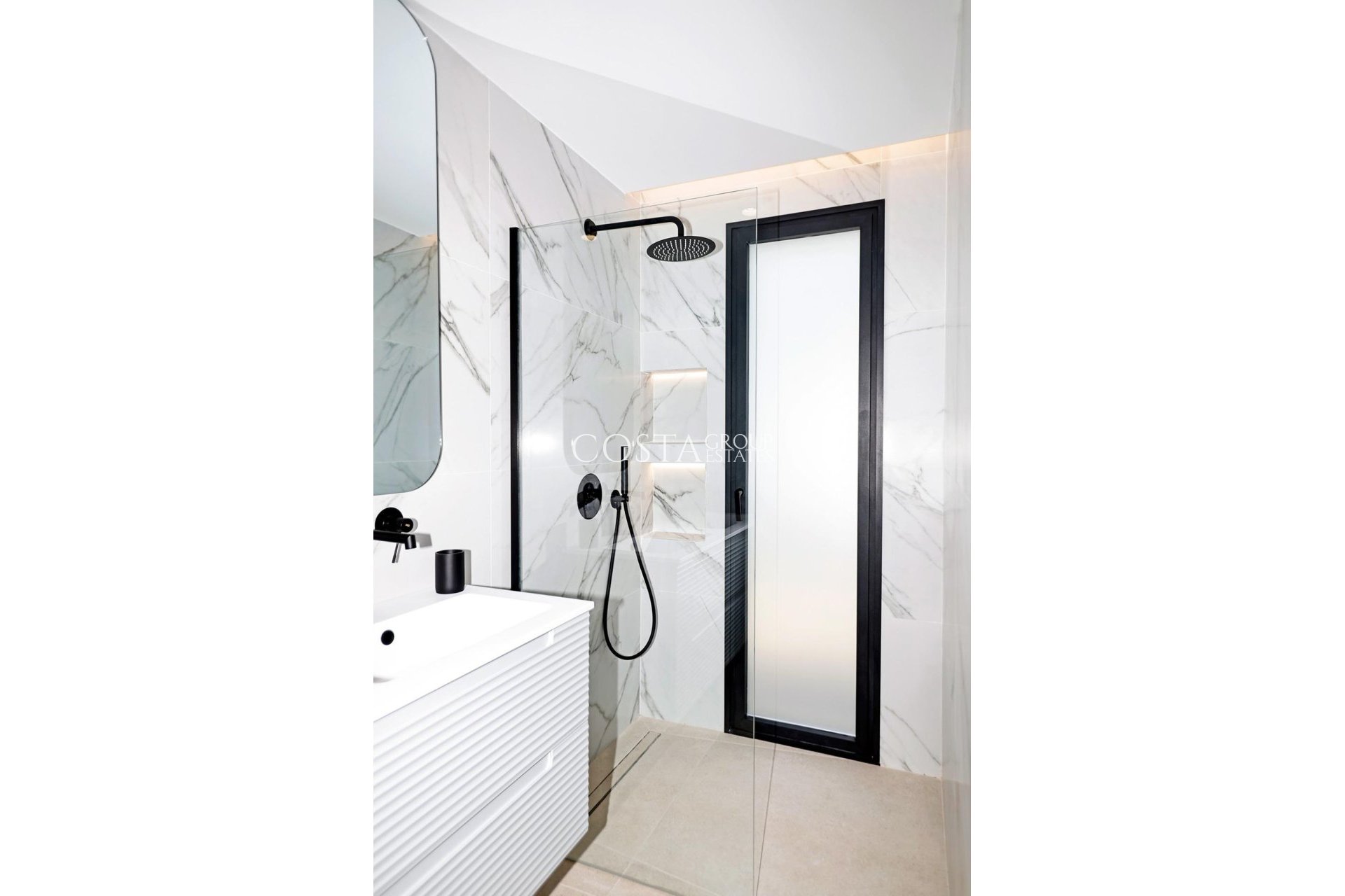 Odsprzedaż - Willa -
Molina De Segura - Molina de Segura Centro