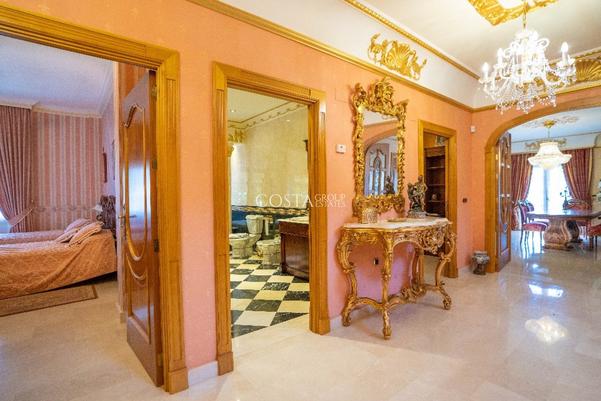 Odsprzedaż - Willa -
Orihuela - Campoamor